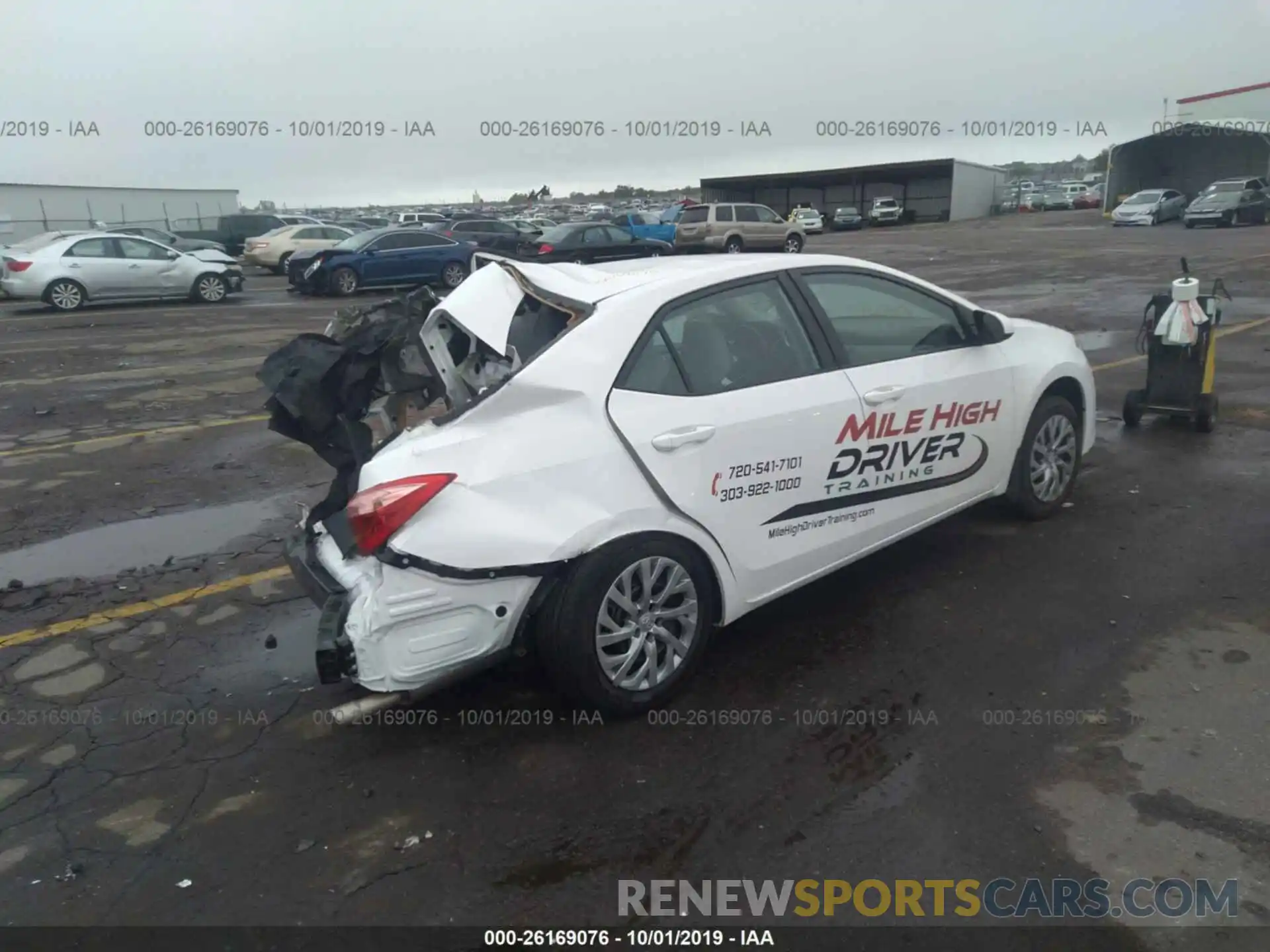 4 Photograph of a damaged car 2T1BURHE4KC170677 TOYOTA COROLLA 2019