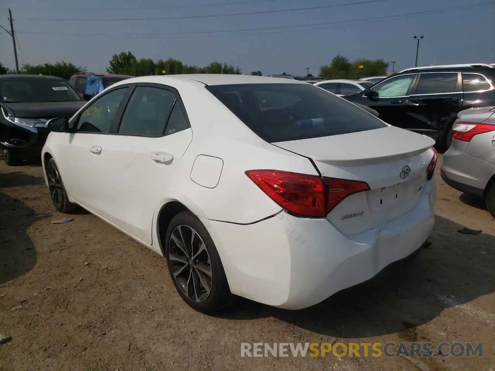 3 Photograph of a damaged car 2T1BURHE4KC170825 TOYOTA COROLLA 2019