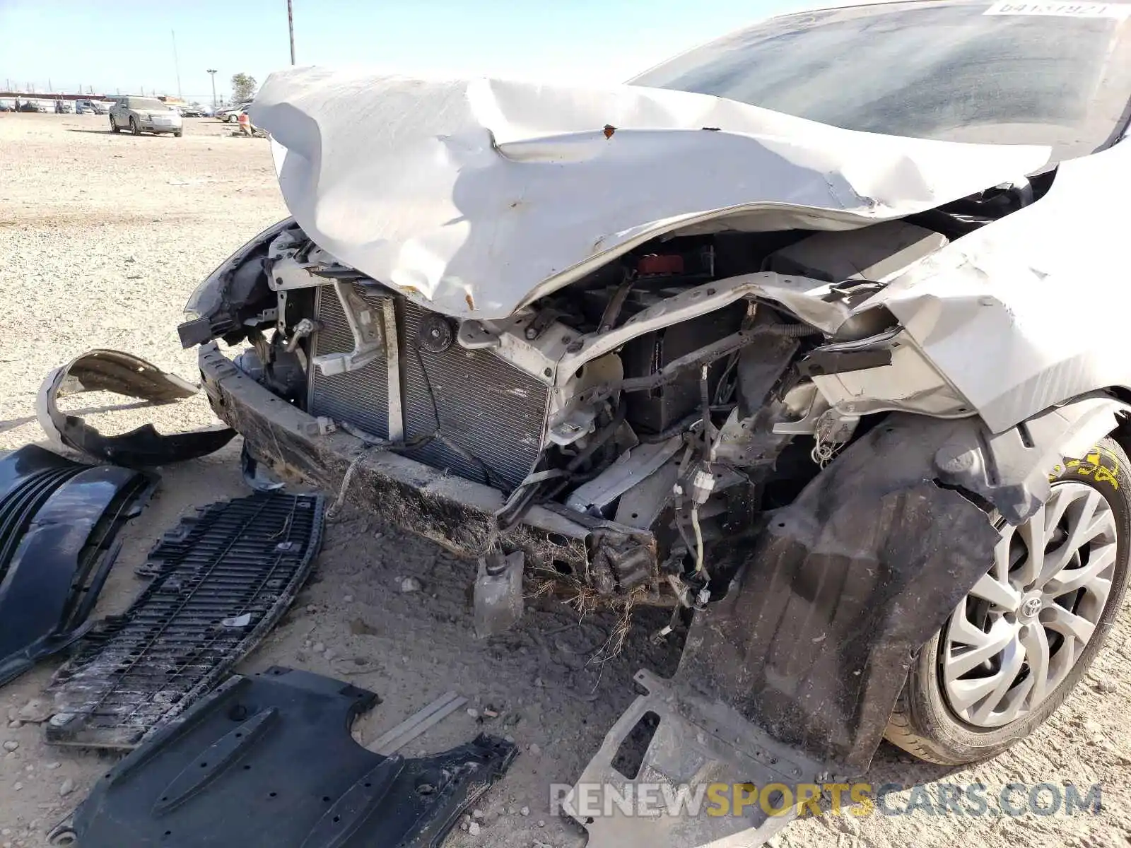 9 Photograph of a damaged car 2T1BURHE4KC171568 TOYOTA COROLLA 2019