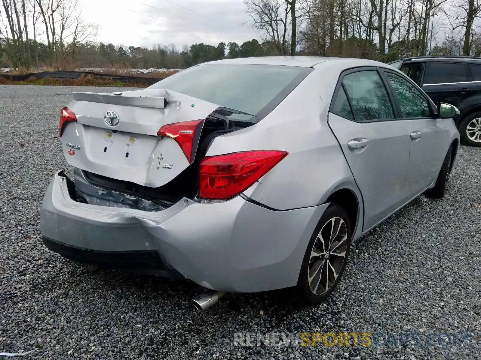 4 Photograph of a damaged car 2T1BURHE4KC171750 TOYOTA COROLLA 2019