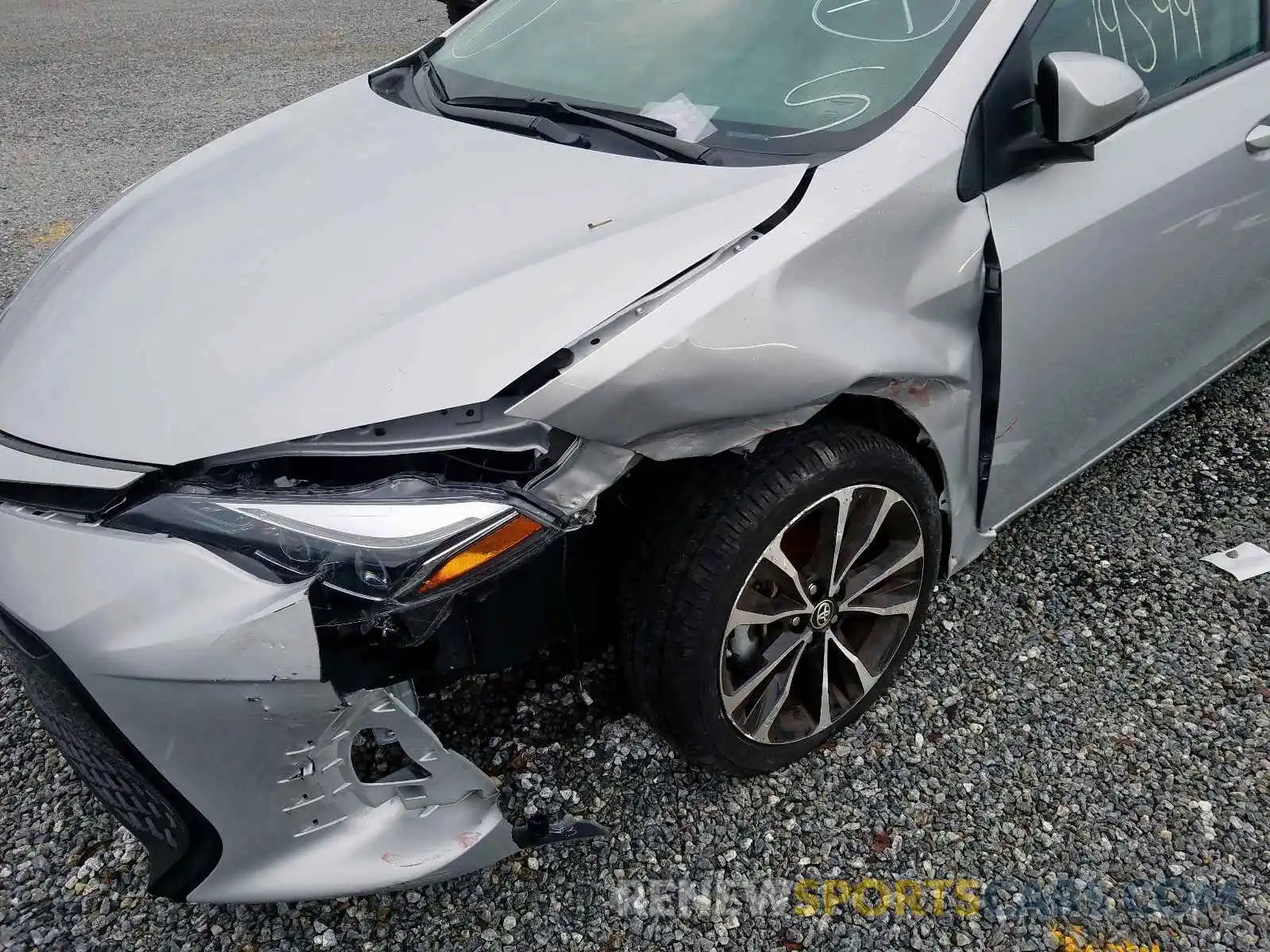 9 Photograph of a damaged car 2T1BURHE4KC171750 TOYOTA COROLLA 2019