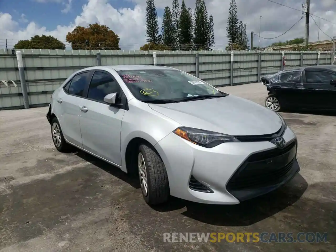 1 Photograph of a damaged car 2T1BURHE4KC172770 TOYOTA COROLLA 2019