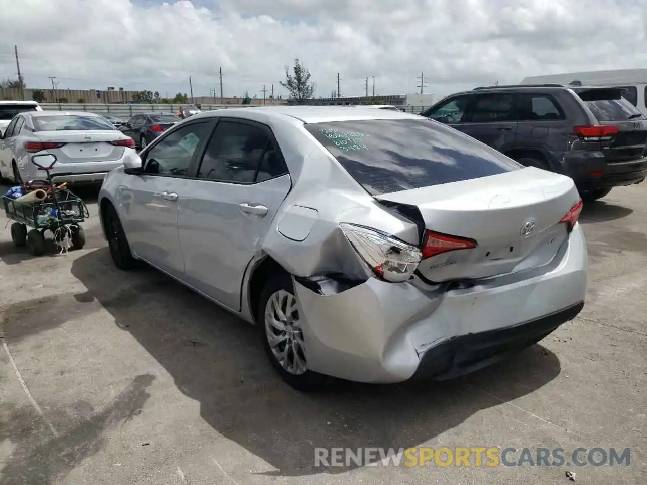 3 Photograph of a damaged car 2T1BURHE4KC172770 TOYOTA COROLLA 2019