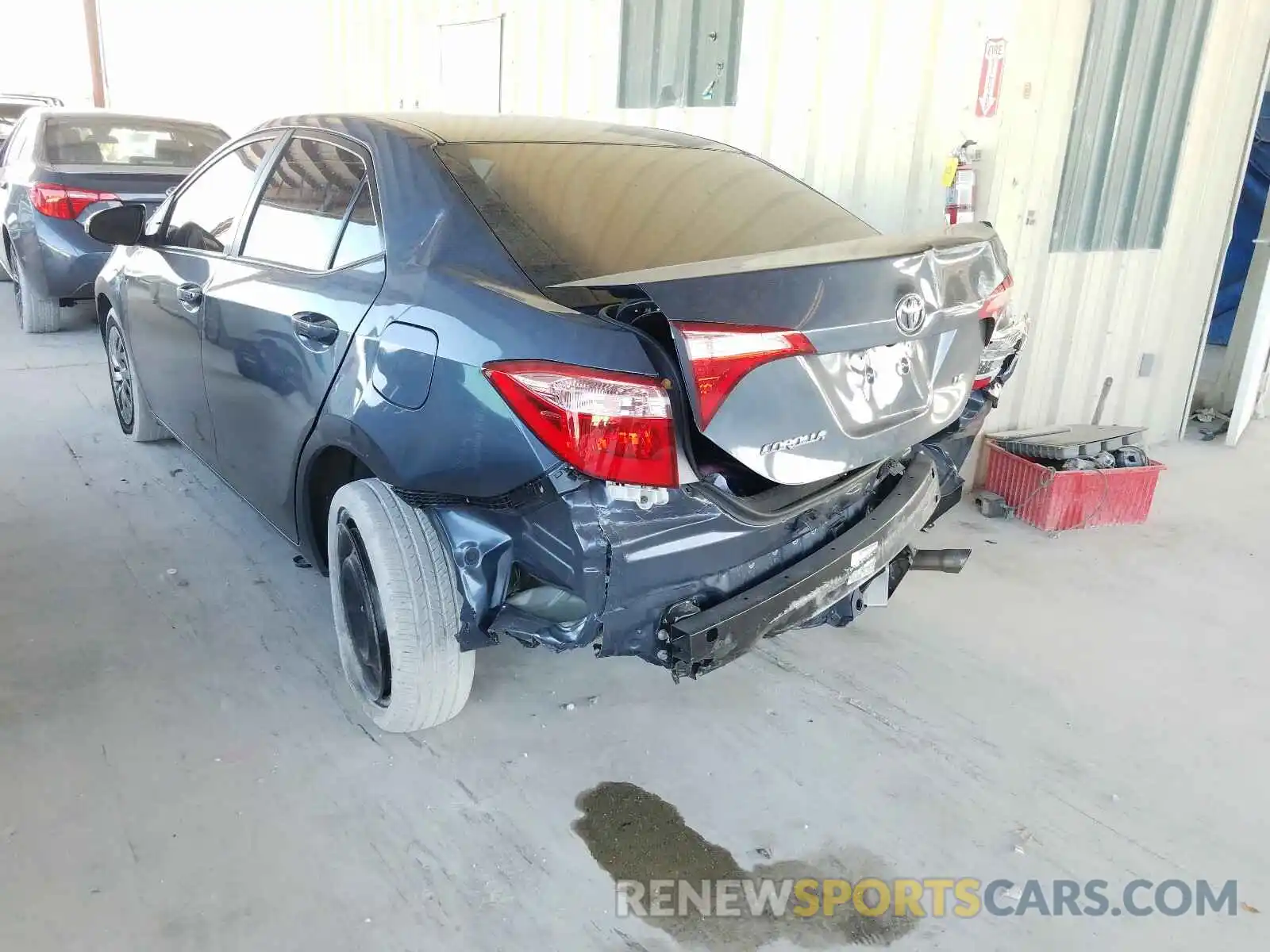 3 Photograph of a damaged car 2T1BURHE4KC173479 TOYOTA COROLLA 2019