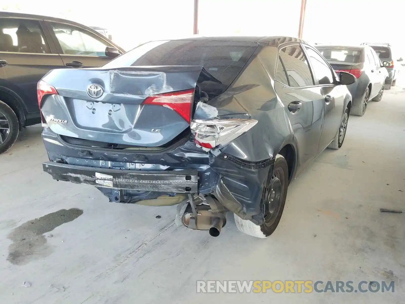 4 Photograph of a damaged car 2T1BURHE4KC173479 TOYOTA COROLLA 2019