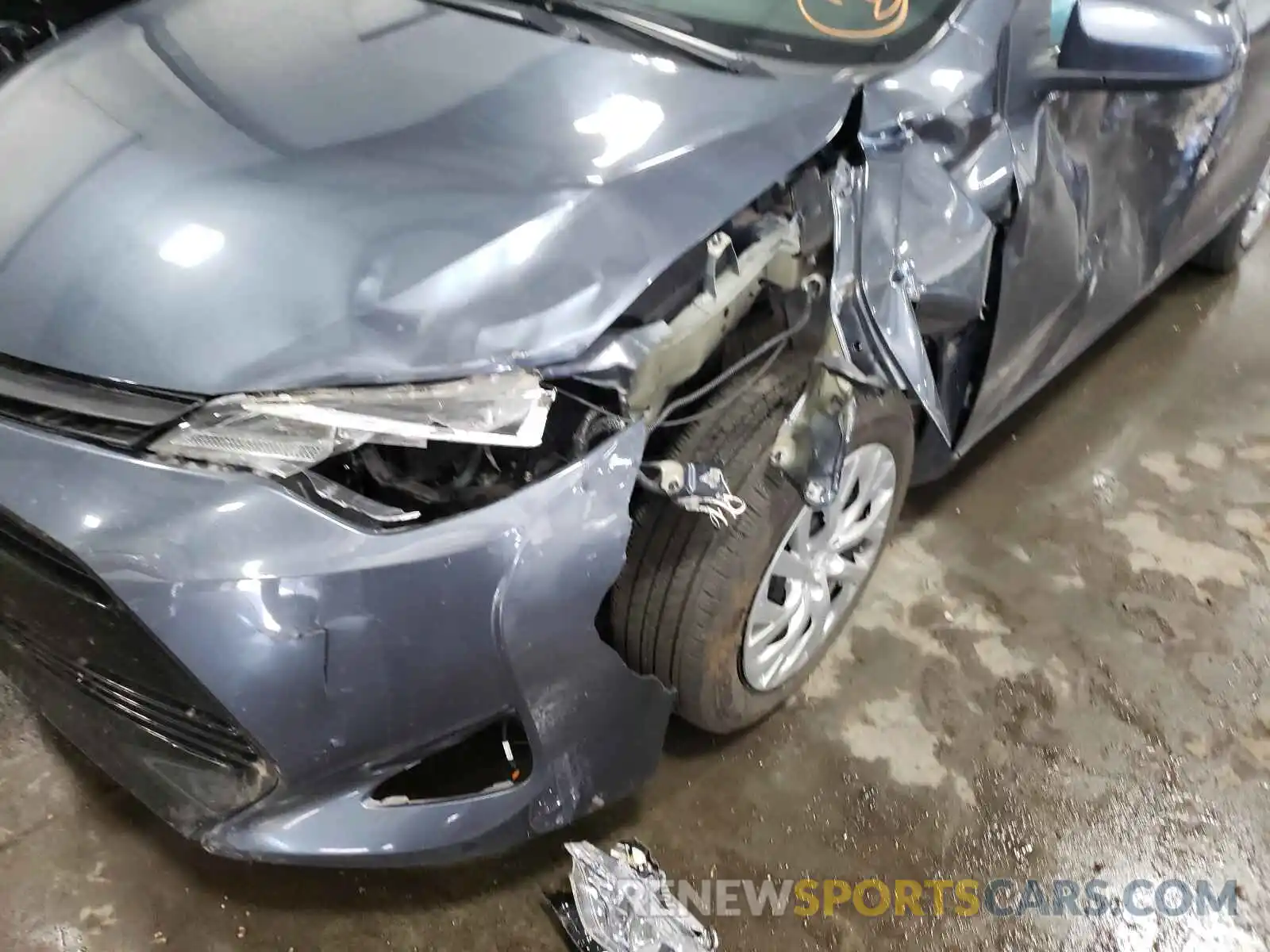 9 Photograph of a damaged car 2T1BURHE4KC173806 TOYOTA COROLLA 2019