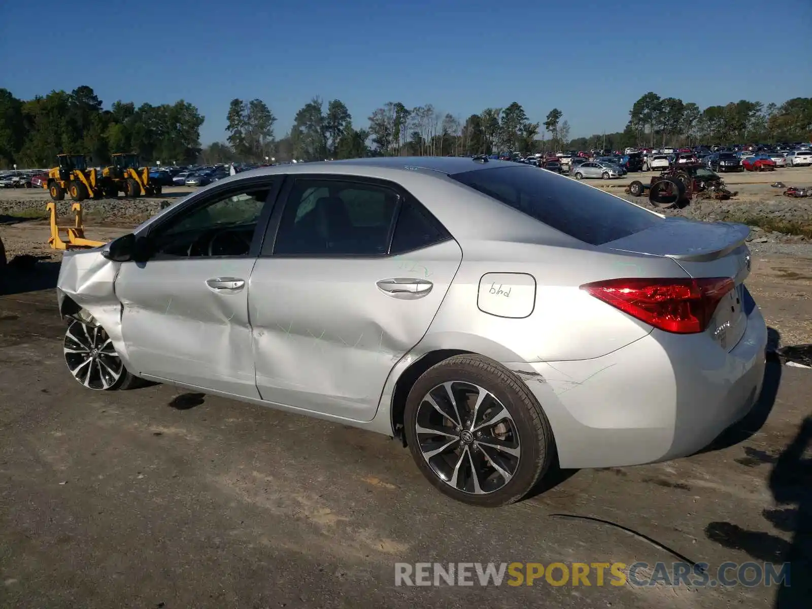 3 Photograph of a damaged car 2T1BURHE4KC174129 TOYOTA COROLLA 2019