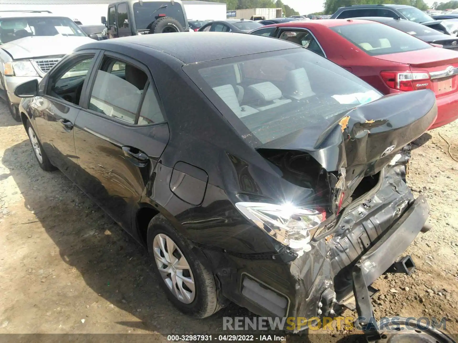 3 Photograph of a damaged car 2T1BURHE4KC174292 TOYOTA COROLLA 2019