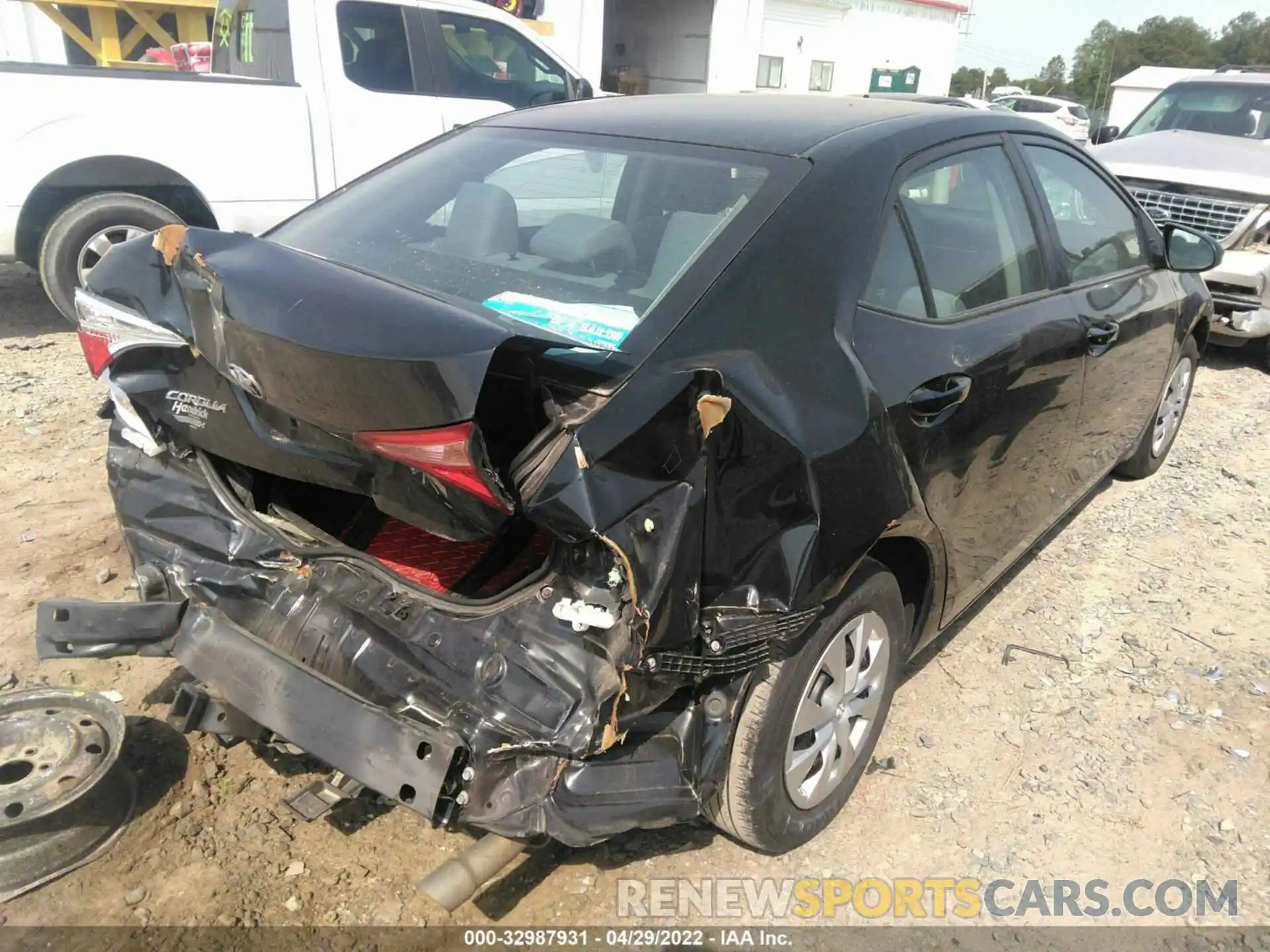 4 Photograph of a damaged car 2T1BURHE4KC174292 TOYOTA COROLLA 2019