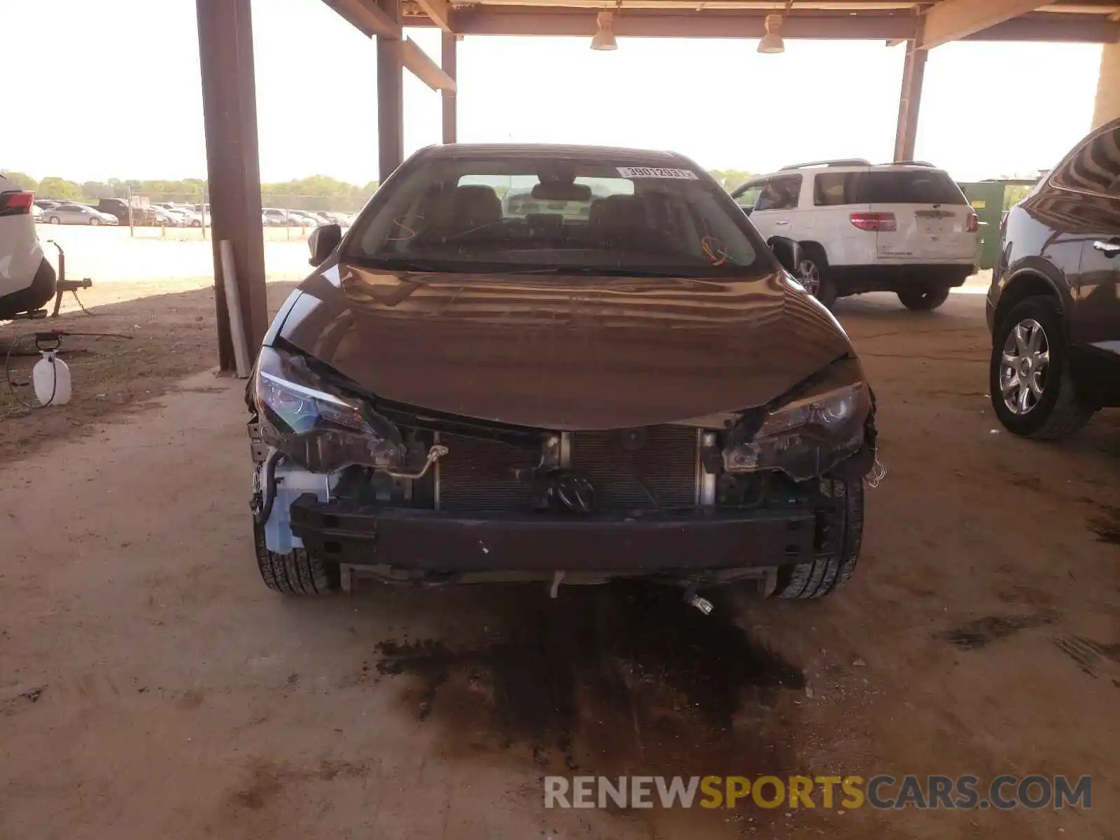 10 Photograph of a damaged car 2T1BURHE4KC174308 TOYOTA COROLLA 2019