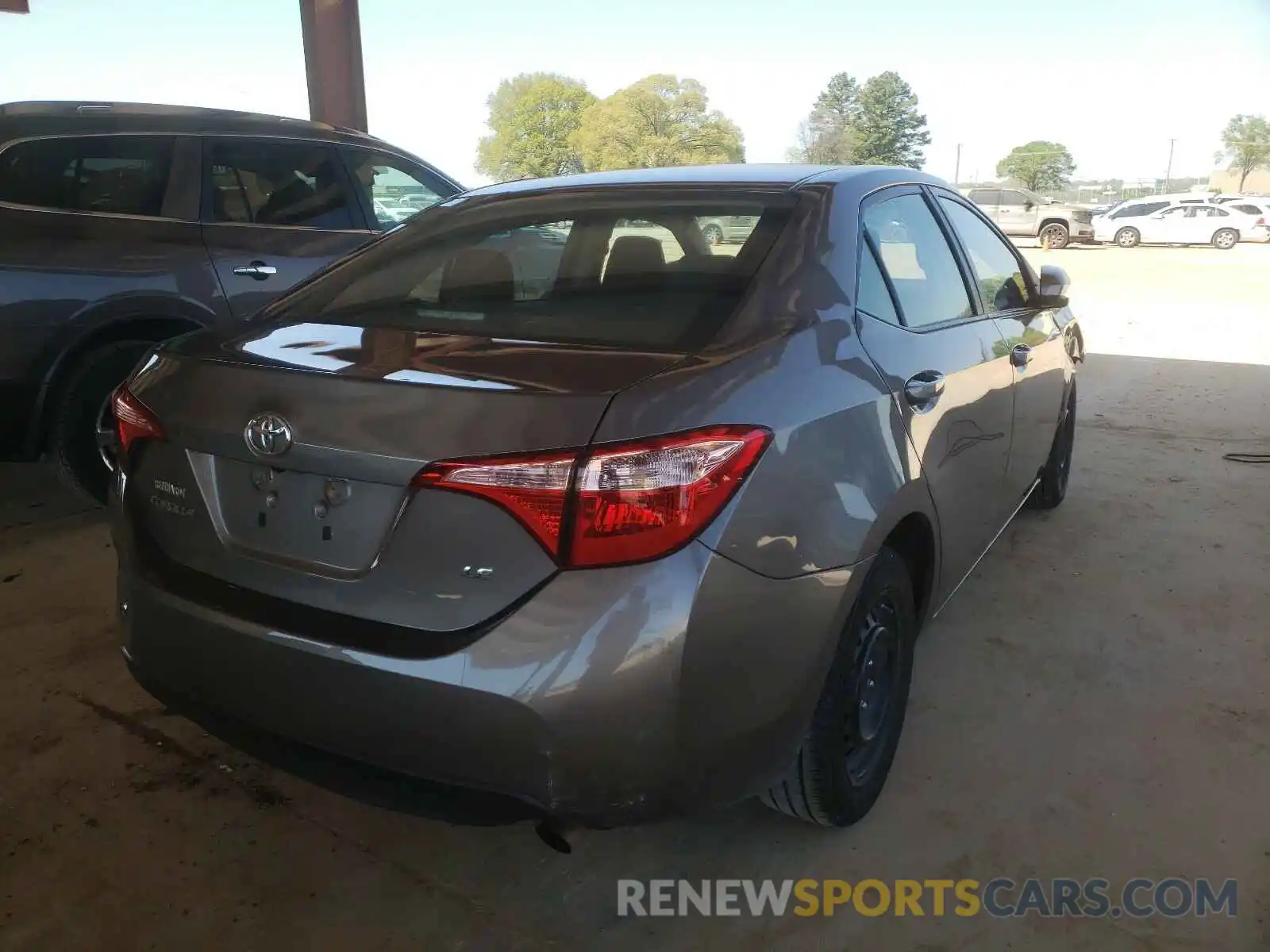 4 Photograph of a damaged car 2T1BURHE4KC174308 TOYOTA COROLLA 2019