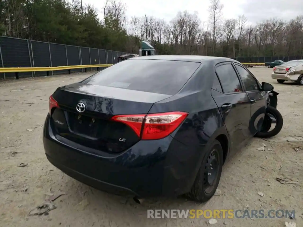 4 Photograph of a damaged car 2T1BURHE4KC174681 TOYOTA COROLLA 2019