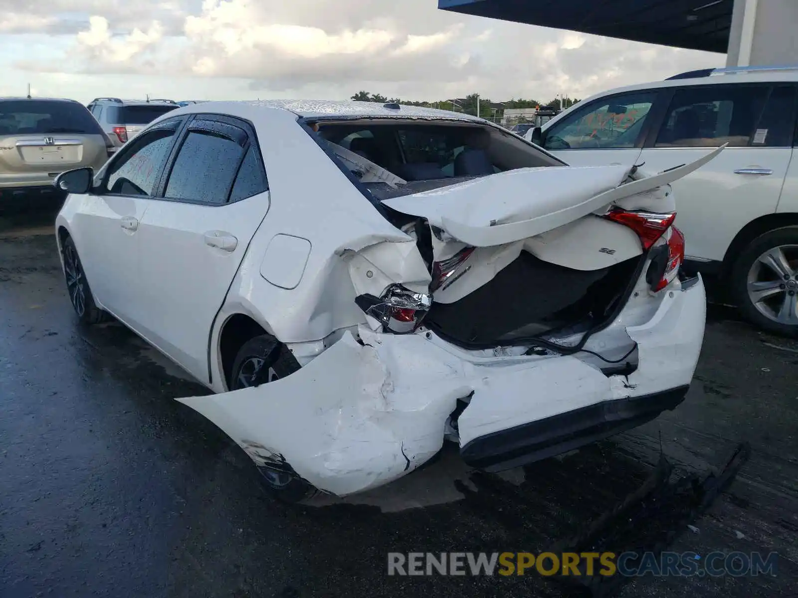 3 Photograph of a damaged car 2T1BURHE4KC174874 TOYOTA COROLLA 2019