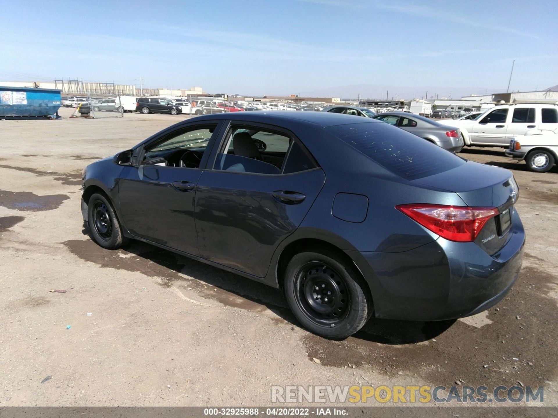 3 Photograph of a damaged car 2T1BURHE4KC175104 TOYOTA COROLLA 2019