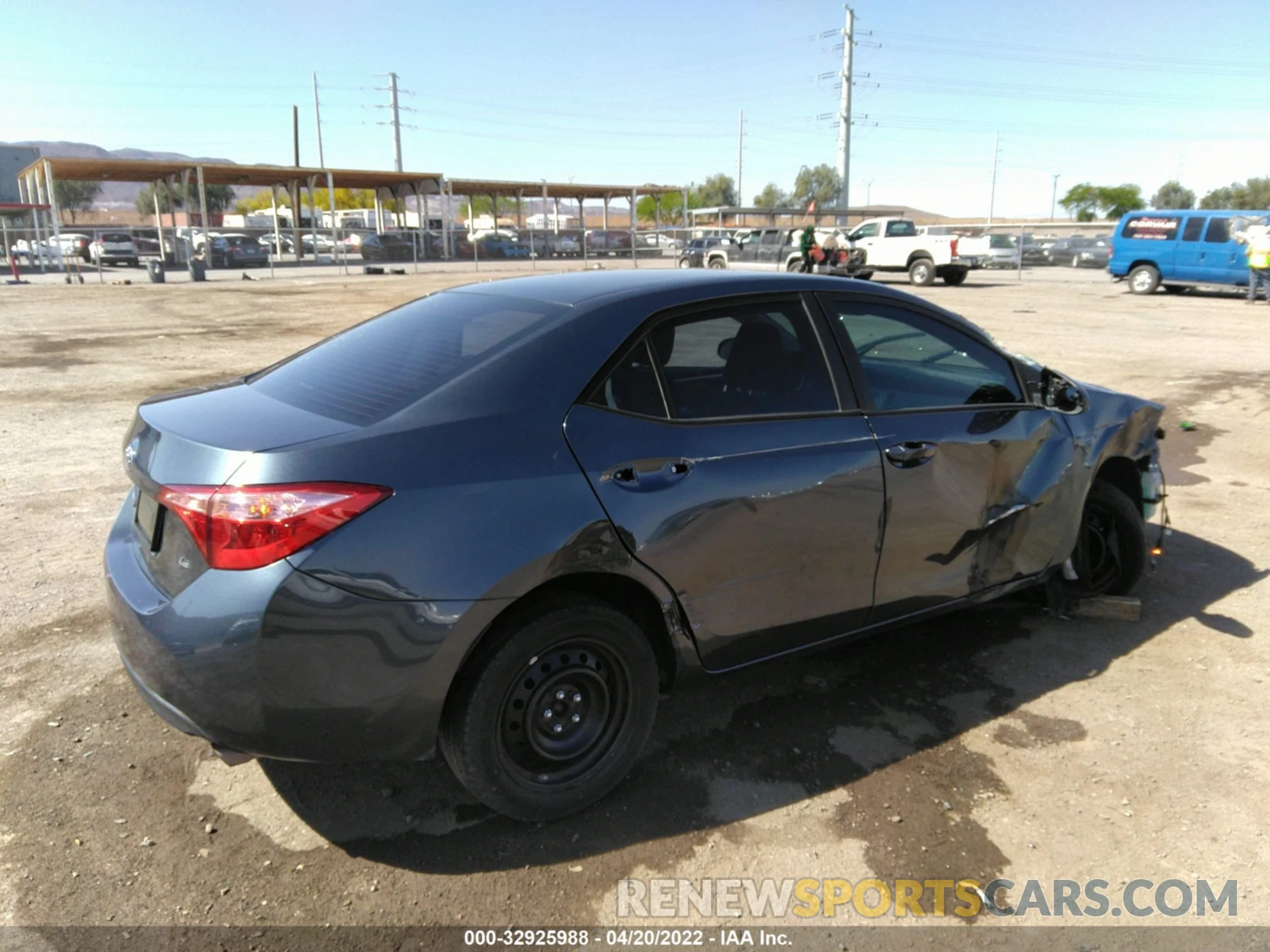 4 Photograph of a damaged car 2T1BURHE4KC175104 TOYOTA COROLLA 2019