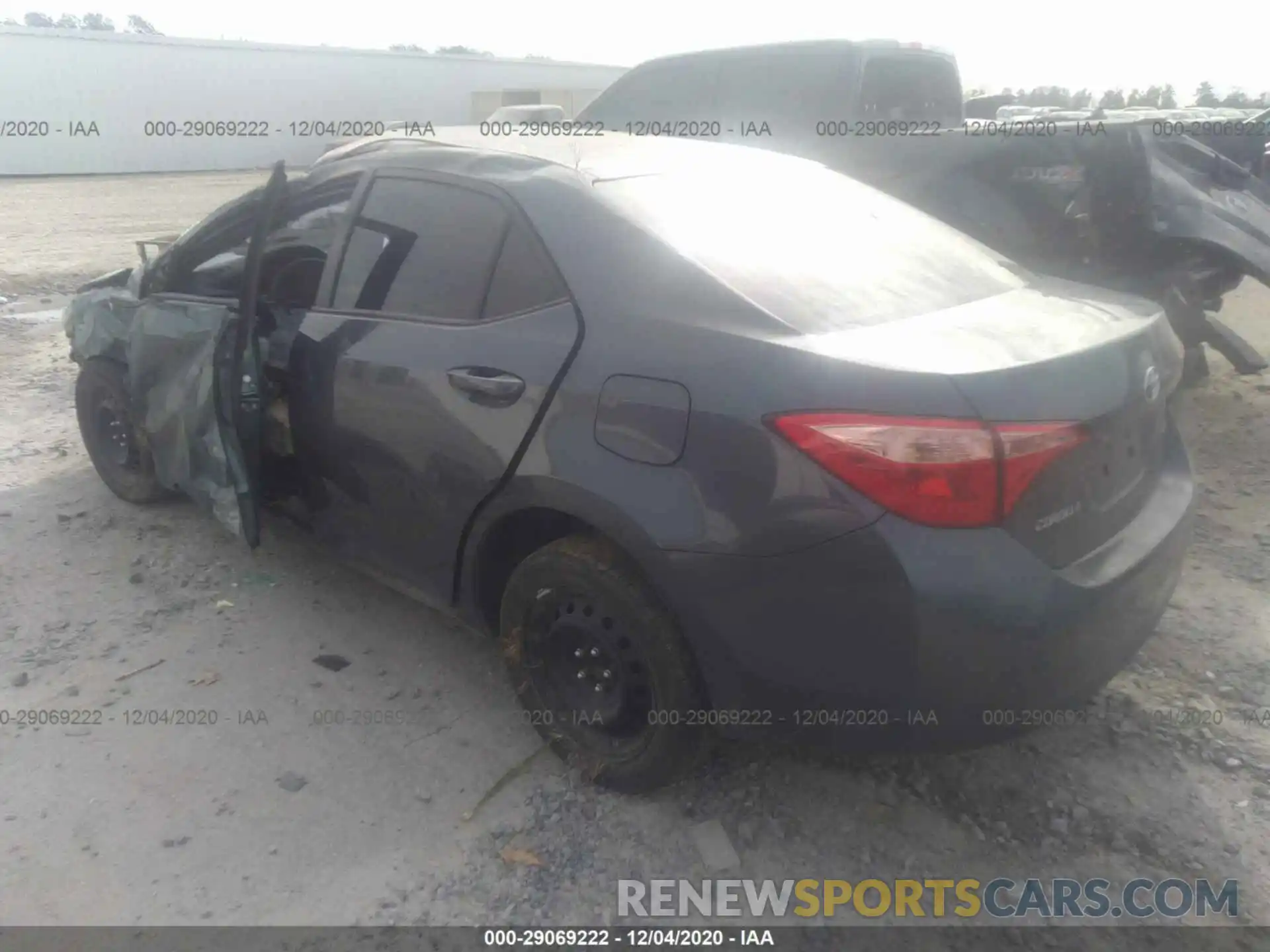 3 Photograph of a damaged car 2T1BURHE4KC175698 TOYOTA COROLLA 2019