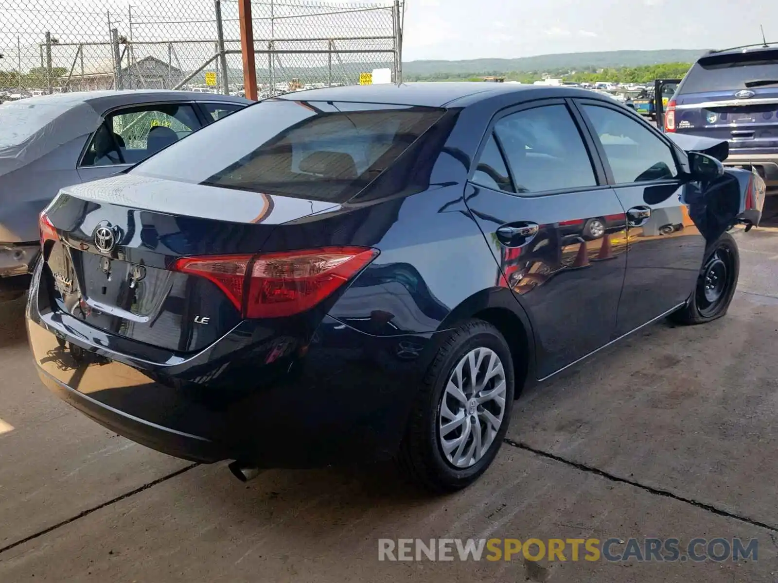 4 Photograph of a damaged car 2T1BURHE4KC176107 TOYOTA COROLLA 2019