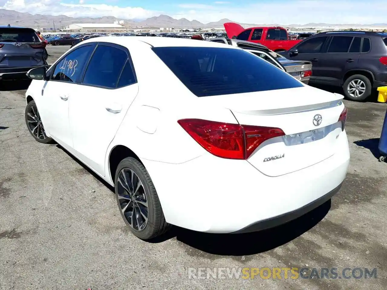 3 Photograph of a damaged car 2T1BURHE4KC178598 TOYOTA COROLLA 2019