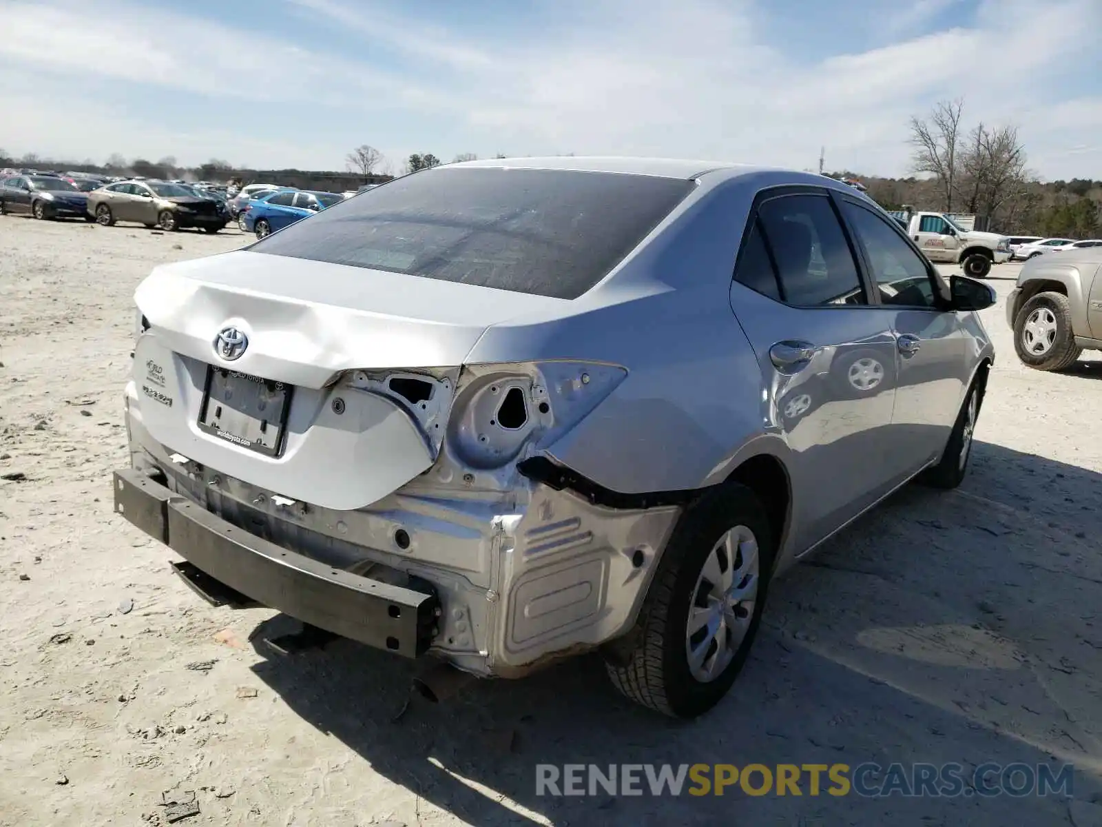 4 Photograph of a damaged car 2T1BURHE4KC178875 TOYOTA COROLLA 2019