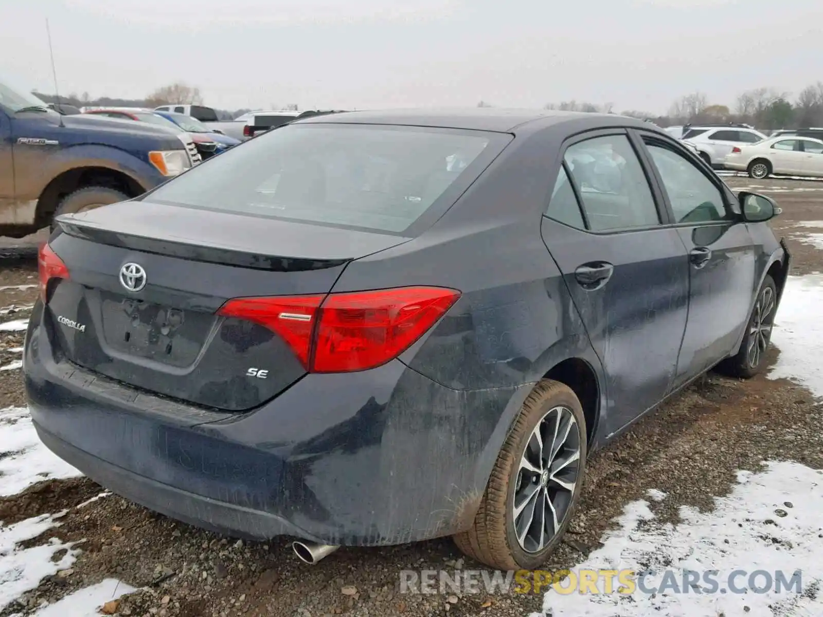 4 Photograph of a damaged car 2T1BURHE4KC179136 TOYOTA COROLLA 2019