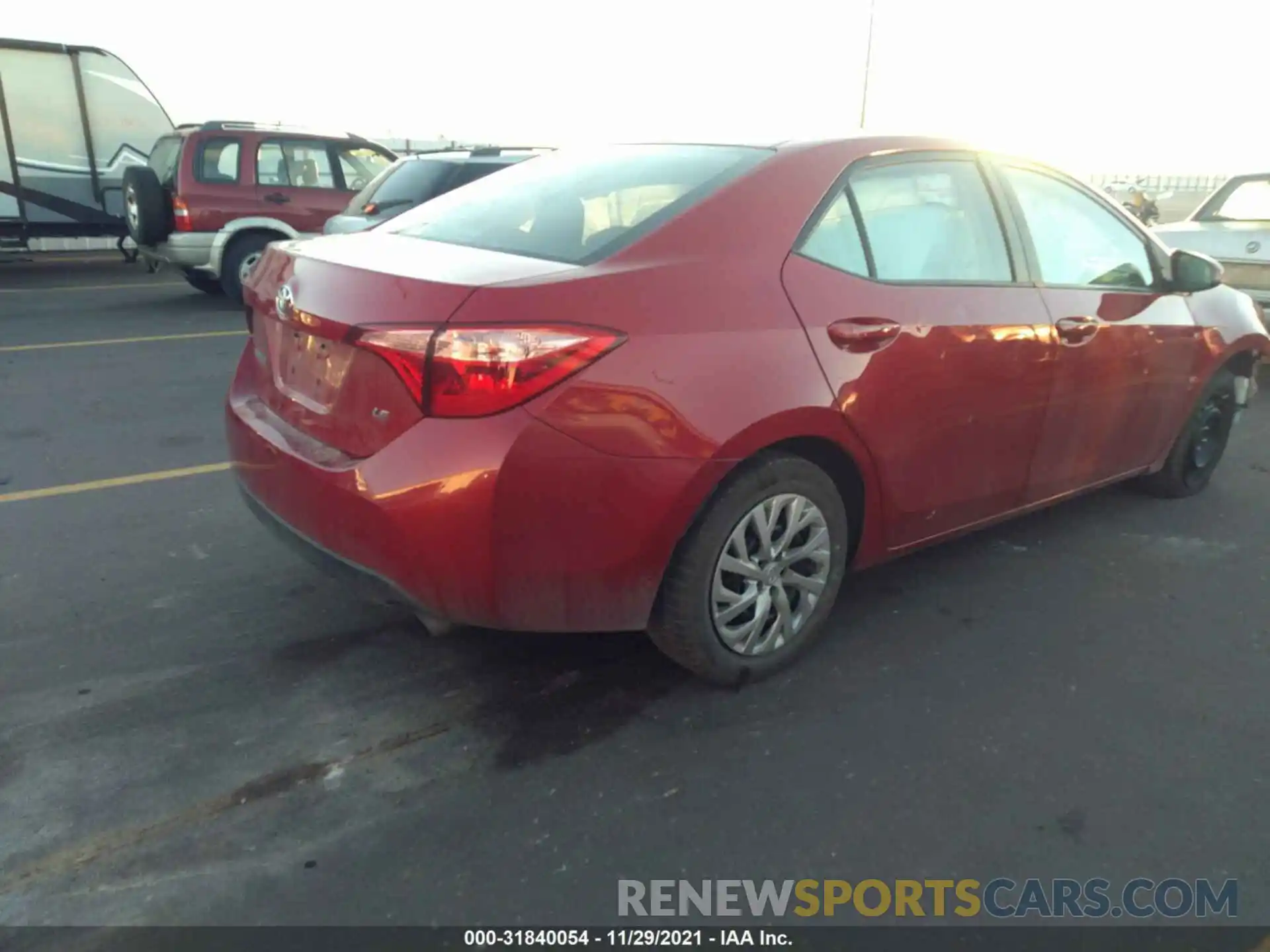 4 Photograph of a damaged car 2T1BURHE4KC182490 TOYOTA COROLLA 2019