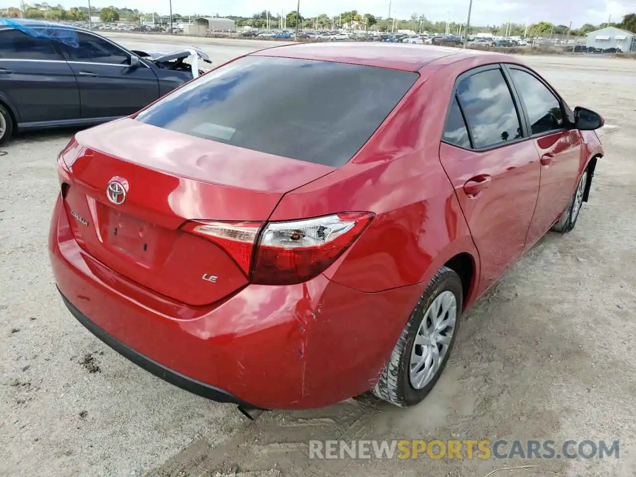 4 Photograph of a damaged car 2T1BURHE4KC182747 TOYOTA COROLLA 2019