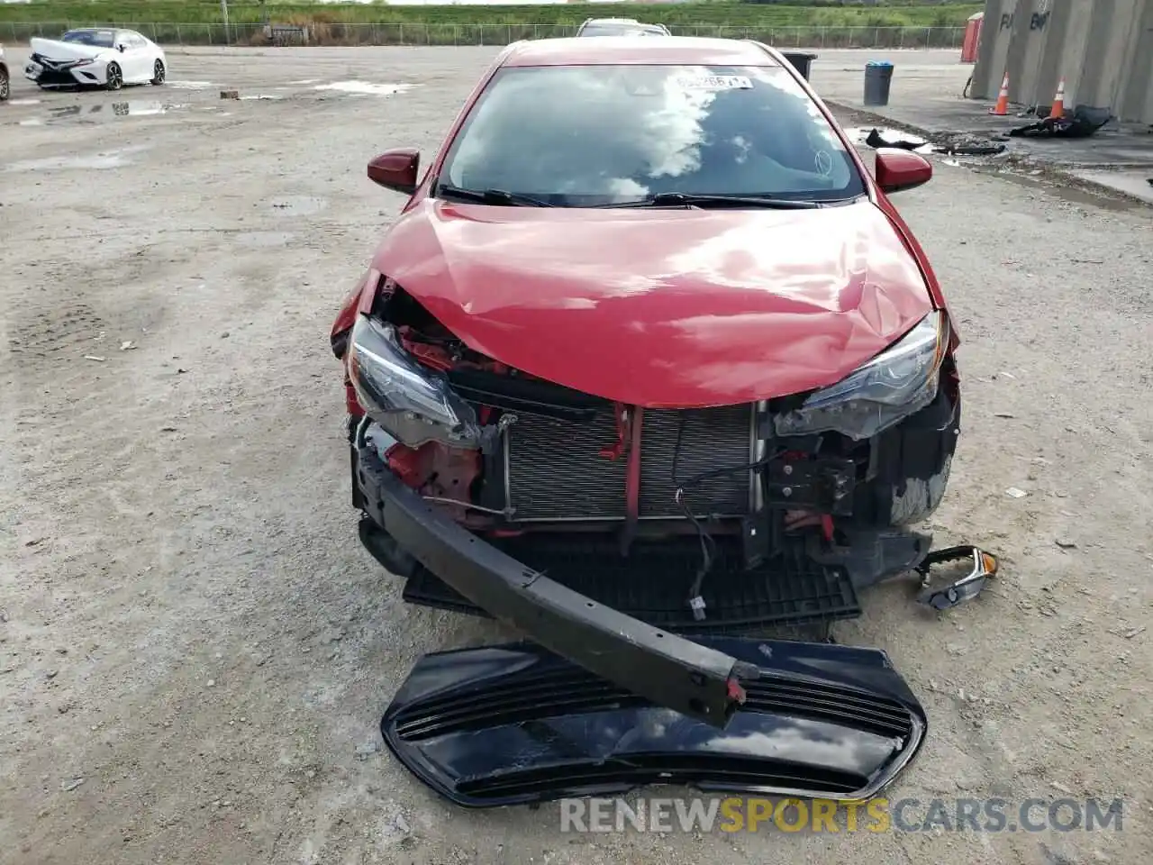 9 Photograph of a damaged car 2T1BURHE4KC182747 TOYOTA COROLLA 2019