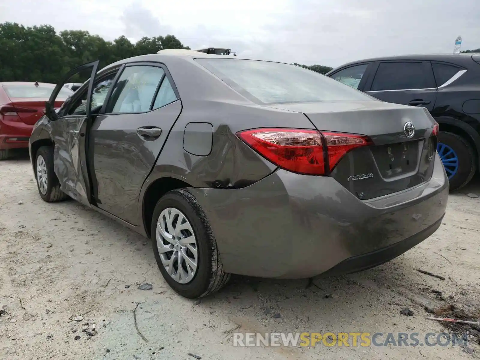 3 Photograph of a damaged car 2T1BURHE4KC182781 TOYOTA COROLLA 2019
