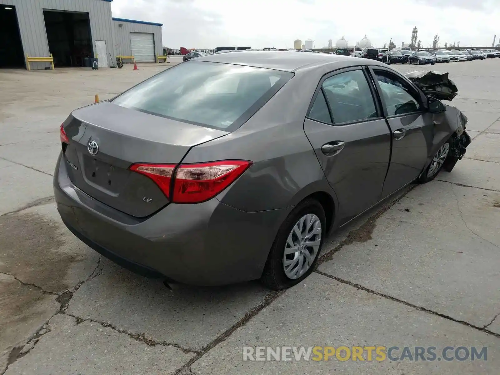 4 Photograph of a damaged car 2T1BURHE4KC183302 TOYOTA COROLLA 2019