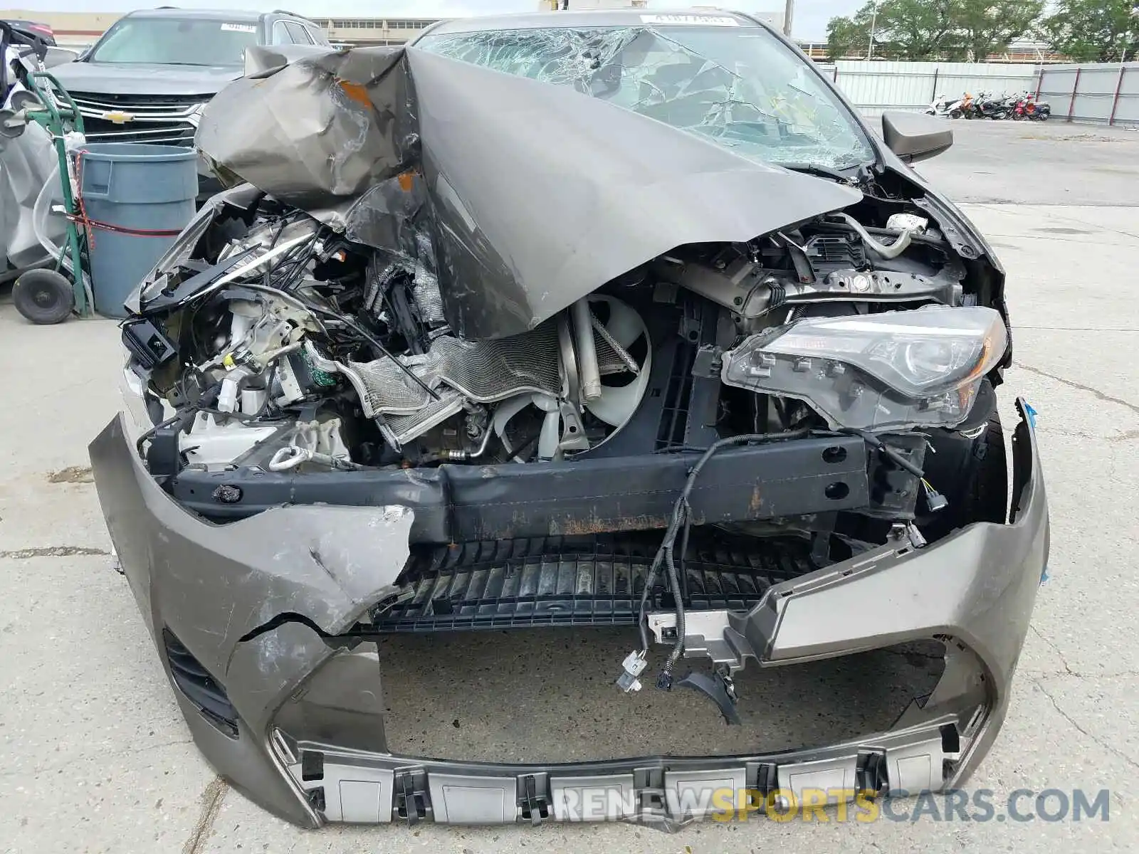 9 Photograph of a damaged car 2T1BURHE4KC183302 TOYOTA COROLLA 2019