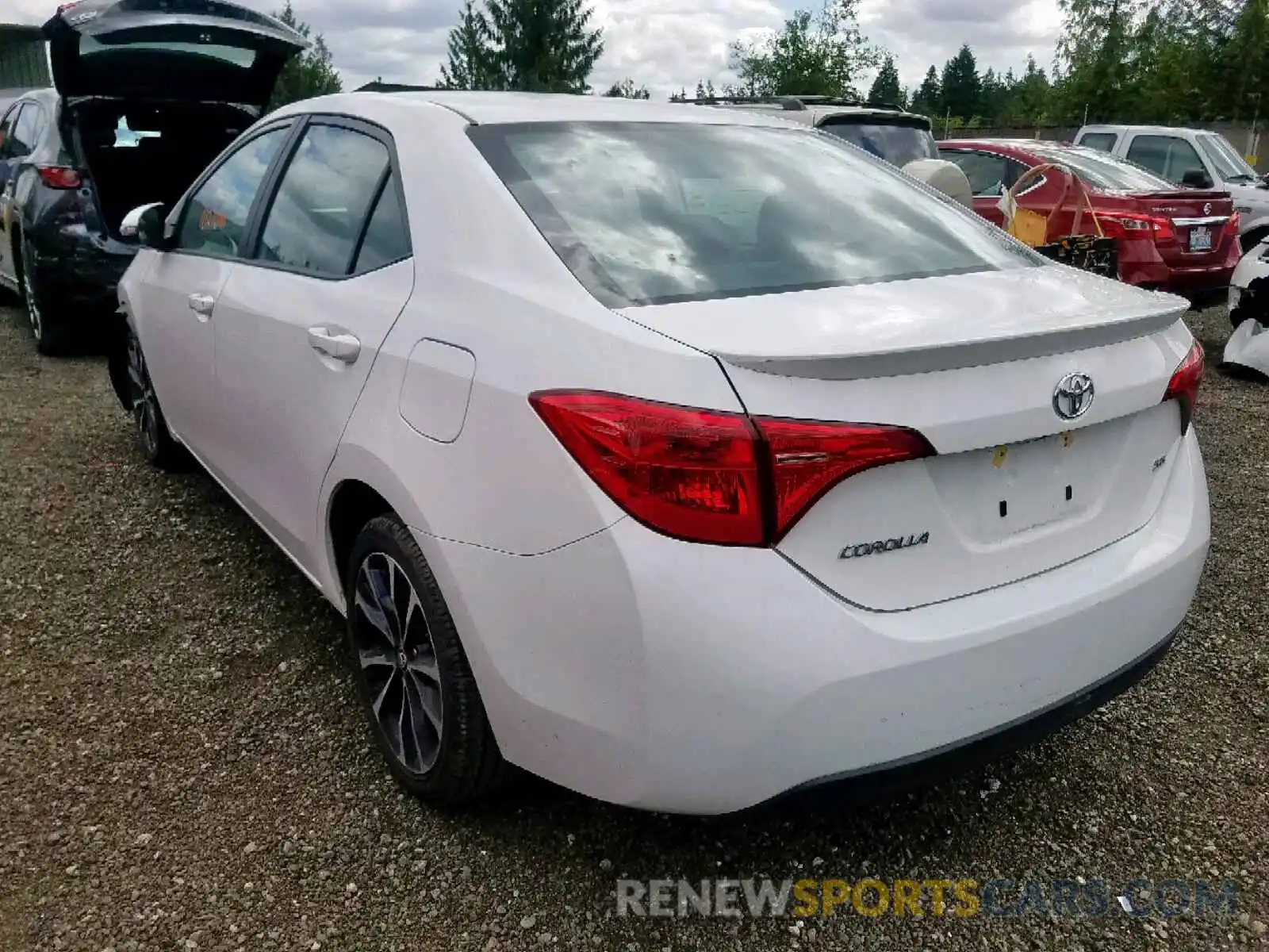 3 Photograph of a damaged car 2T1BURHE4KC183641 TOYOTA COROLLA 2019