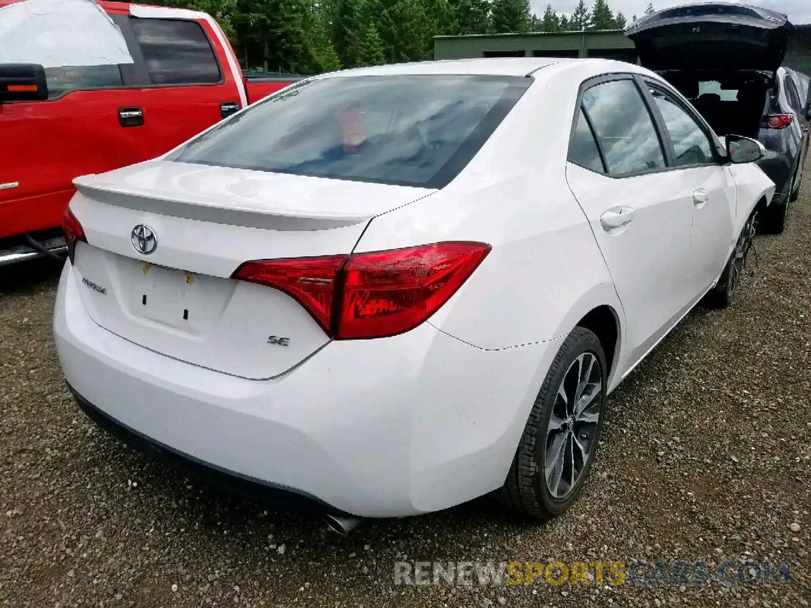 4 Photograph of a damaged car 2T1BURHE4KC183641 TOYOTA COROLLA 2019