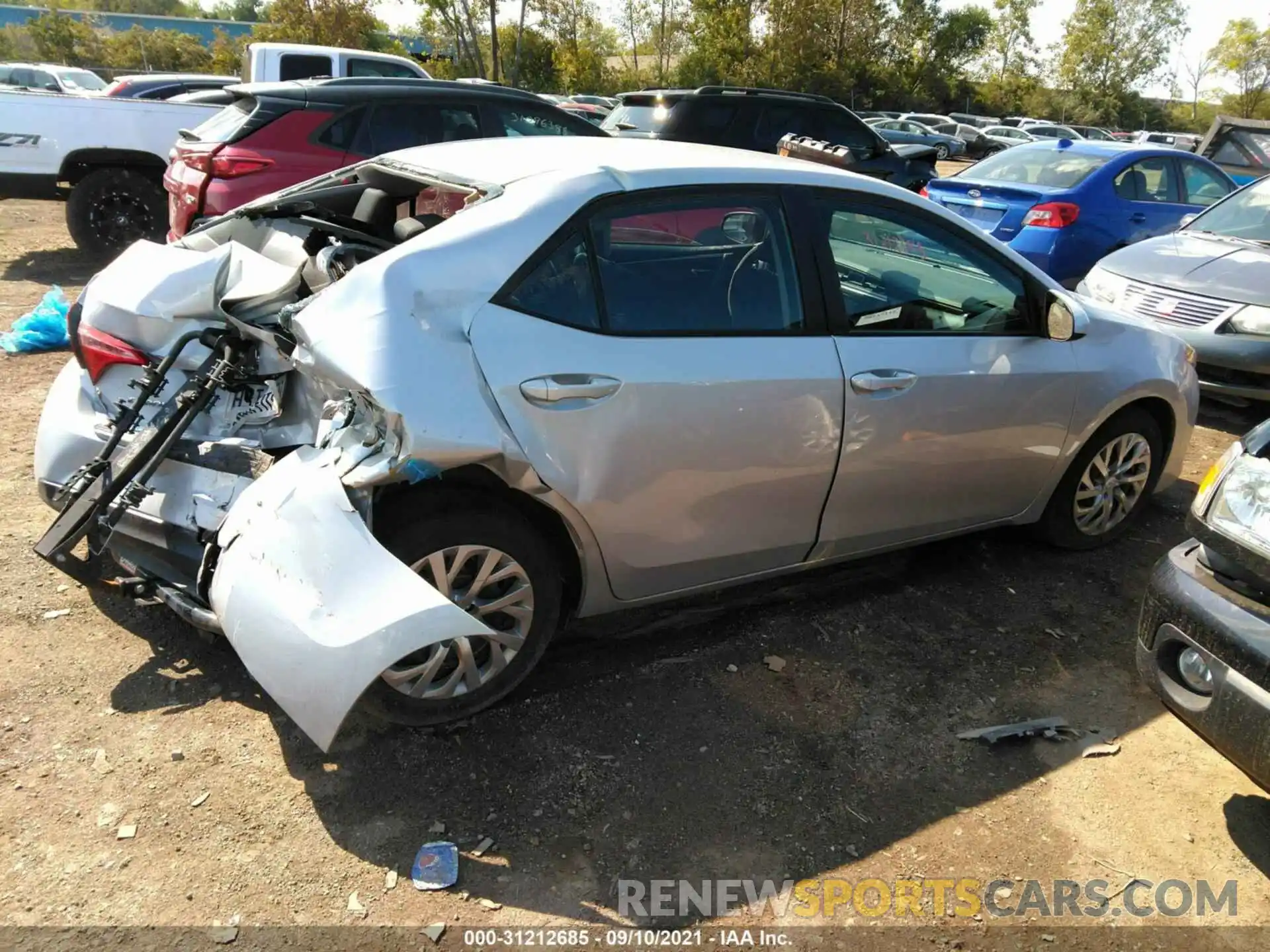 4 Photograph of a damaged car 2T1BURHE4KC183848 TOYOTA COROLLA 2019