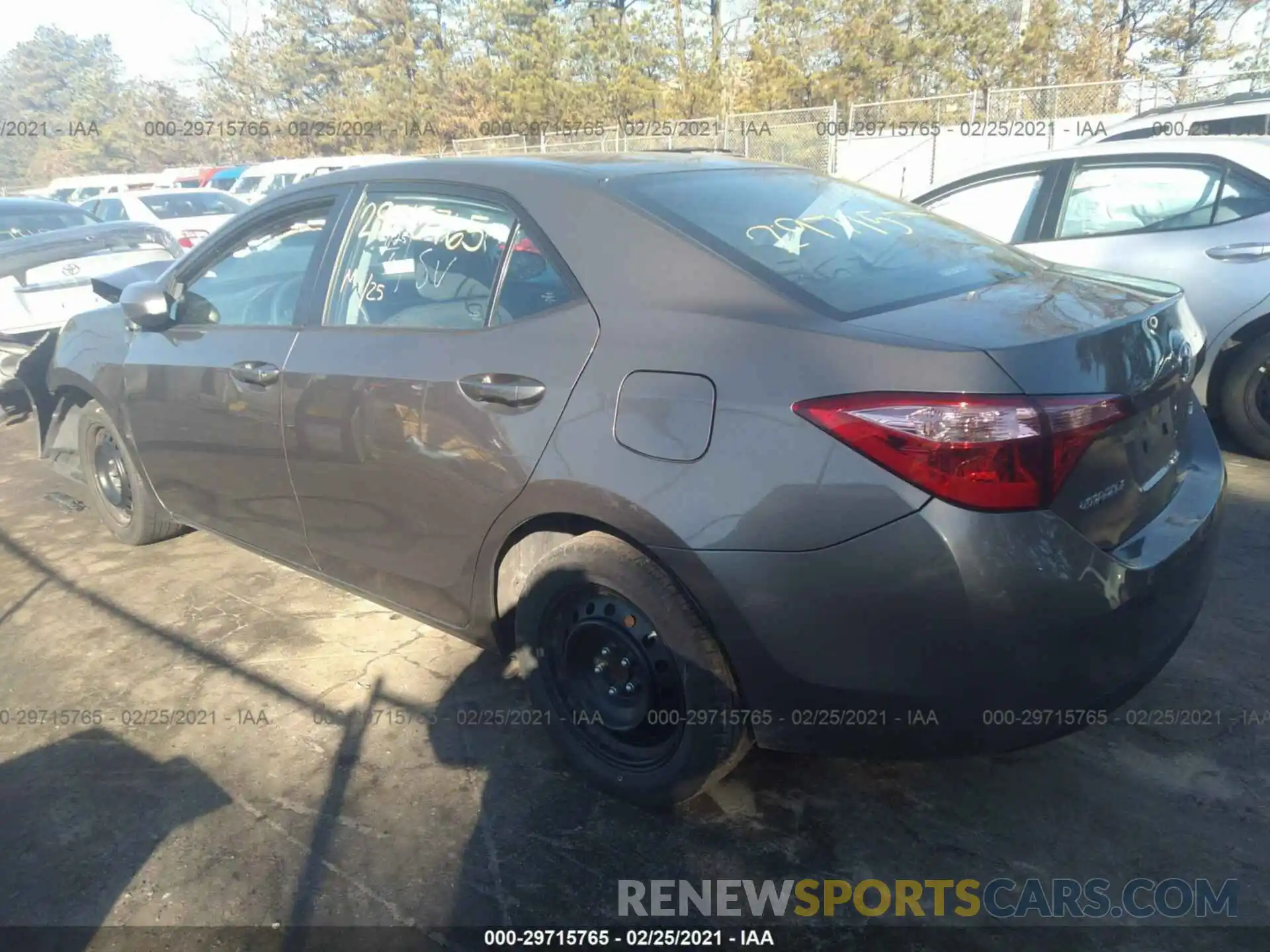 3 Photograph of a damaged car 2T1BURHE4KC184045 TOYOTA COROLLA 2019