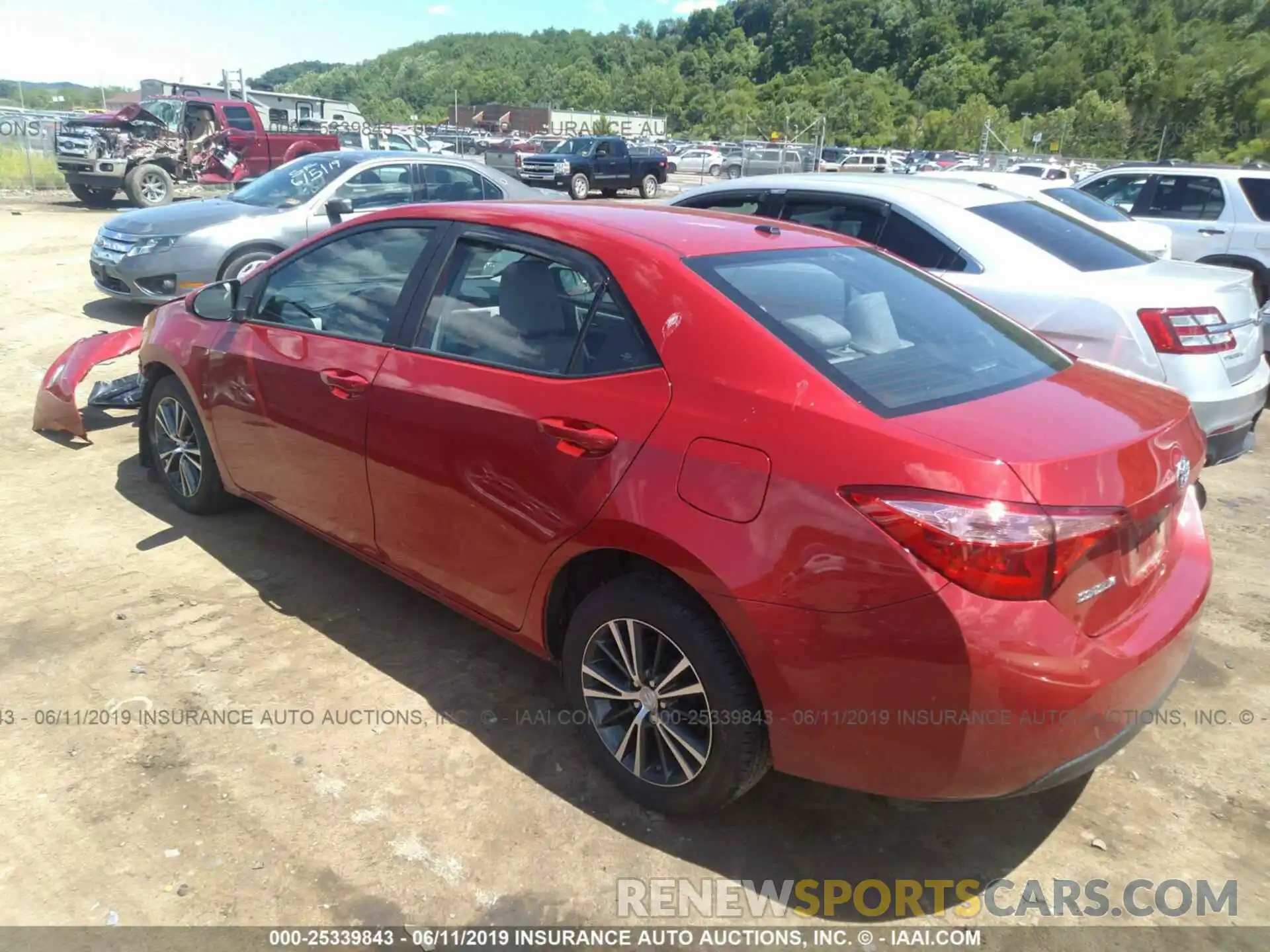 3 Photograph of a damaged car 2T1BURHE4KC184756 TOYOTA COROLLA 2019