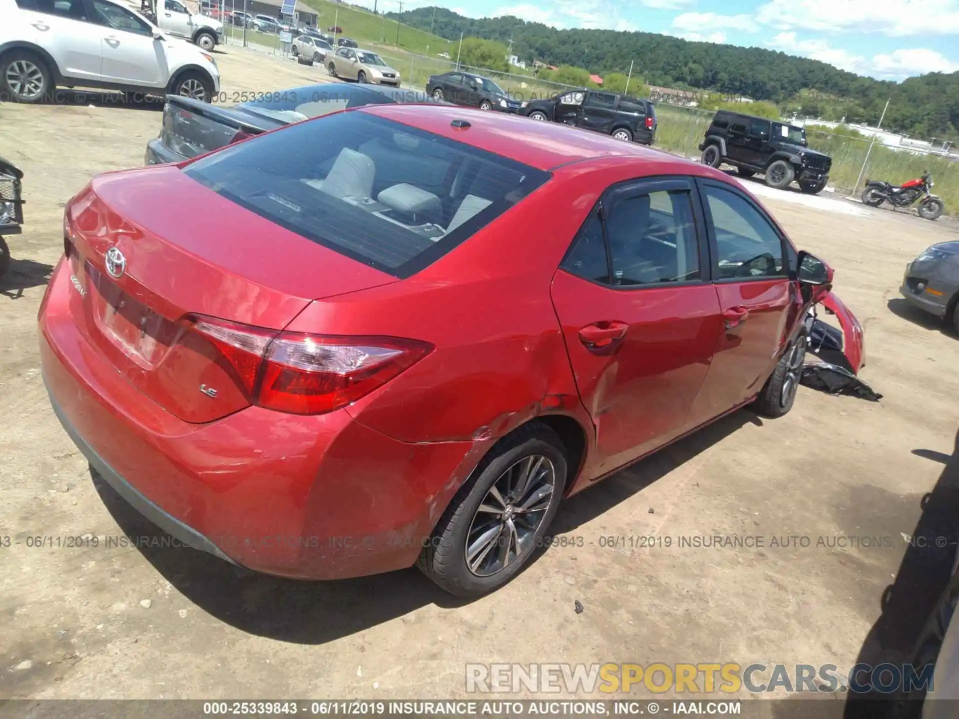 4 Photograph of a damaged car 2T1BURHE4KC184756 TOYOTA COROLLA 2019