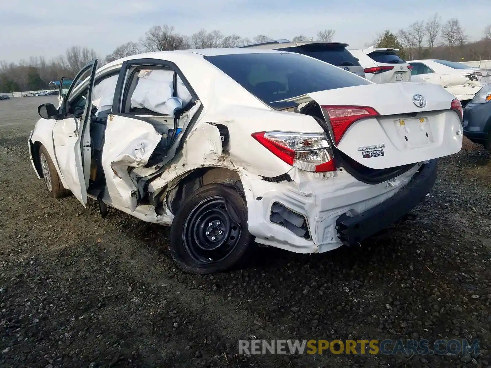 3 Photograph of a damaged car 2T1BURHE4KC185101 TOYOTA COROLLA 2019