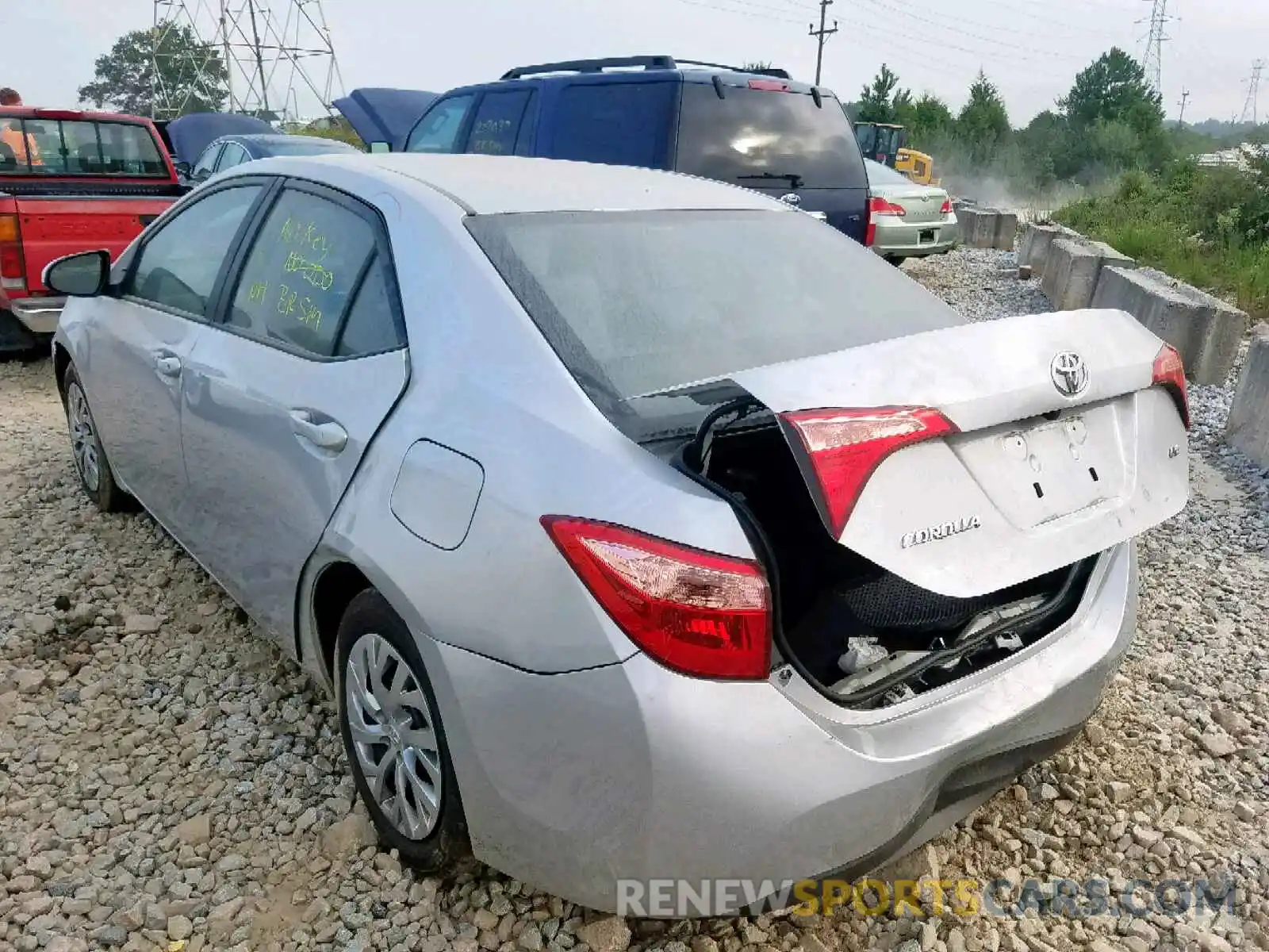 3 Photograph of a damaged car 2T1BURHE4KC185129 TOYOTA COROLLA 2019