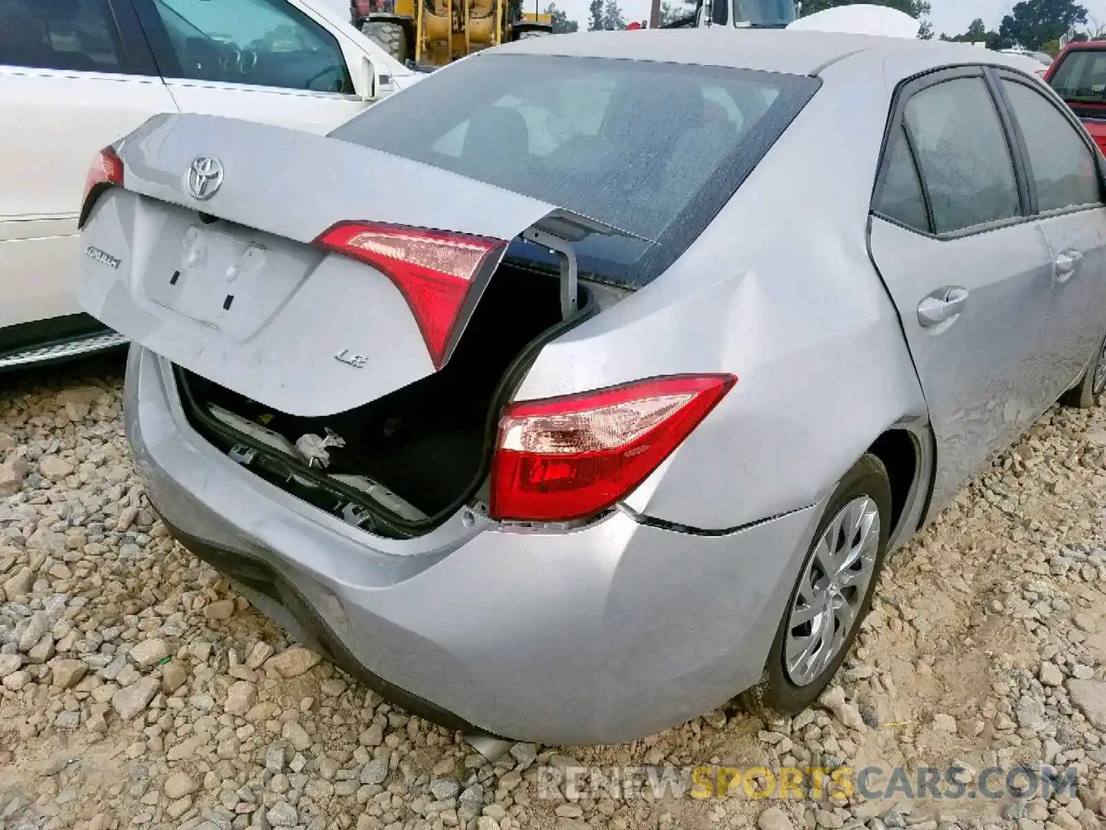 9 Photograph of a damaged car 2T1BURHE4KC185129 TOYOTA COROLLA 2019