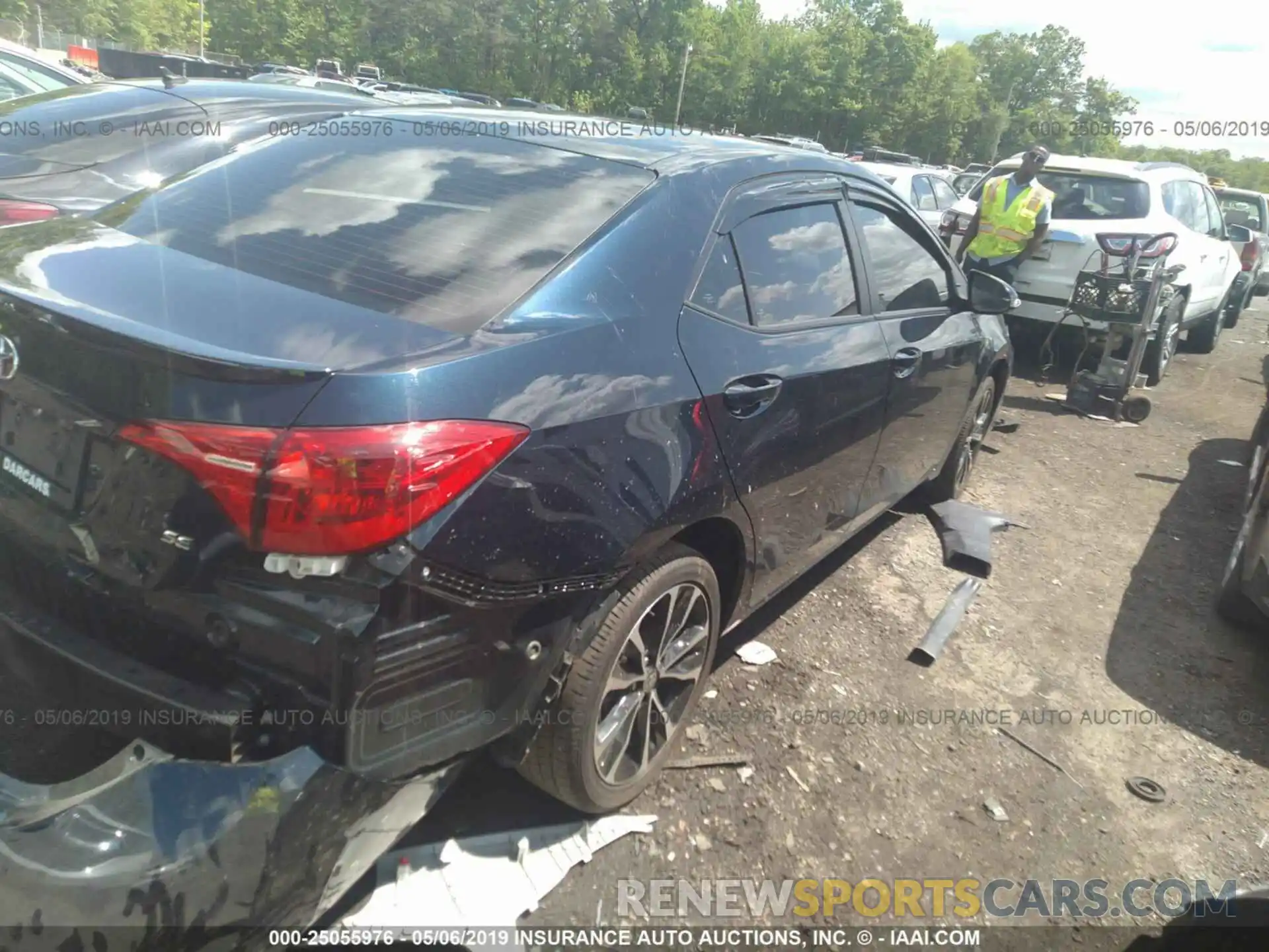 4 Photograph of a damaged car 2T1BURHE4KC186331 TOYOTA COROLLA 2019