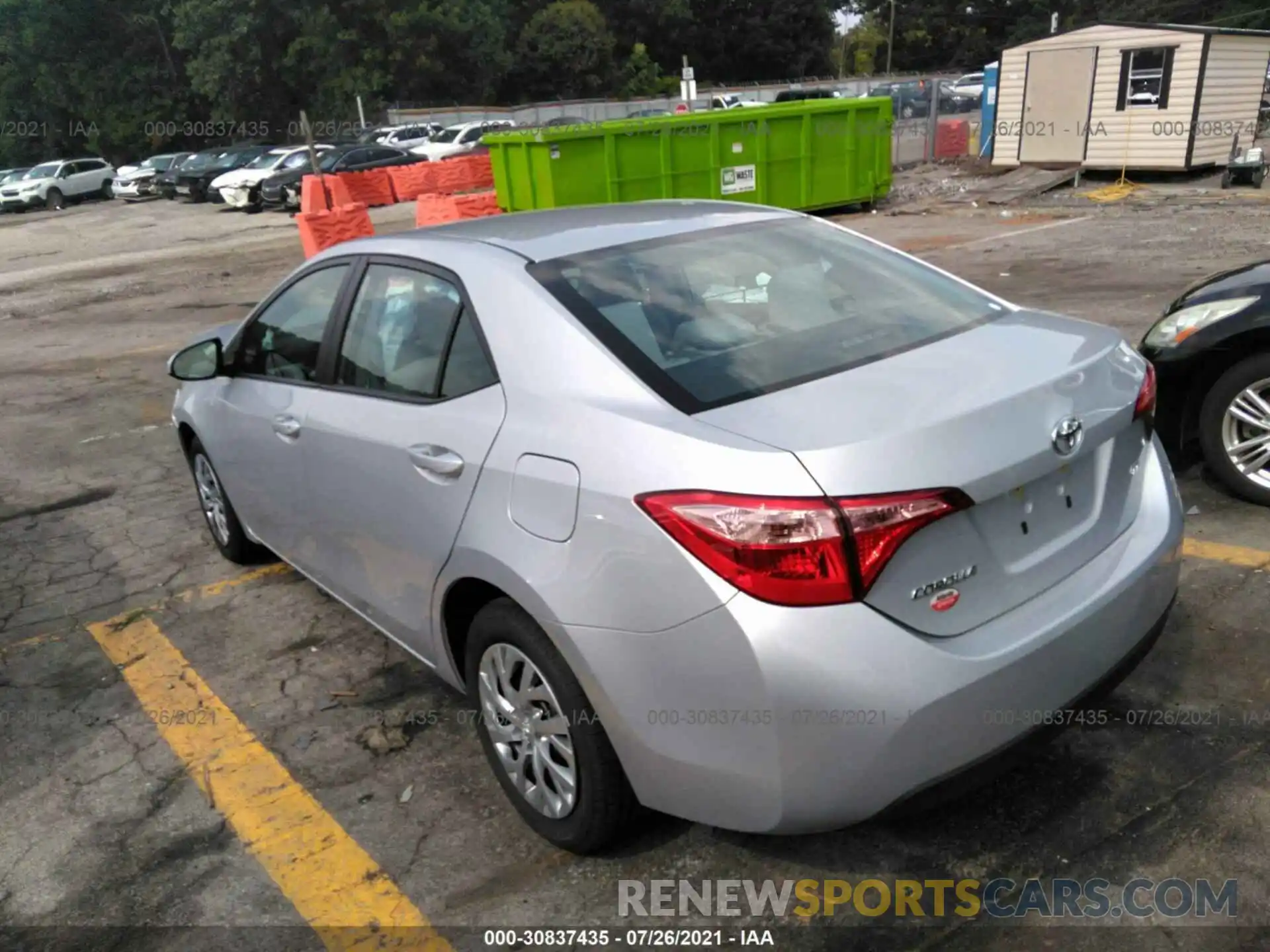 3 Photograph of a damaged car 2T1BURHE4KC187284 TOYOTA COROLLA 2019