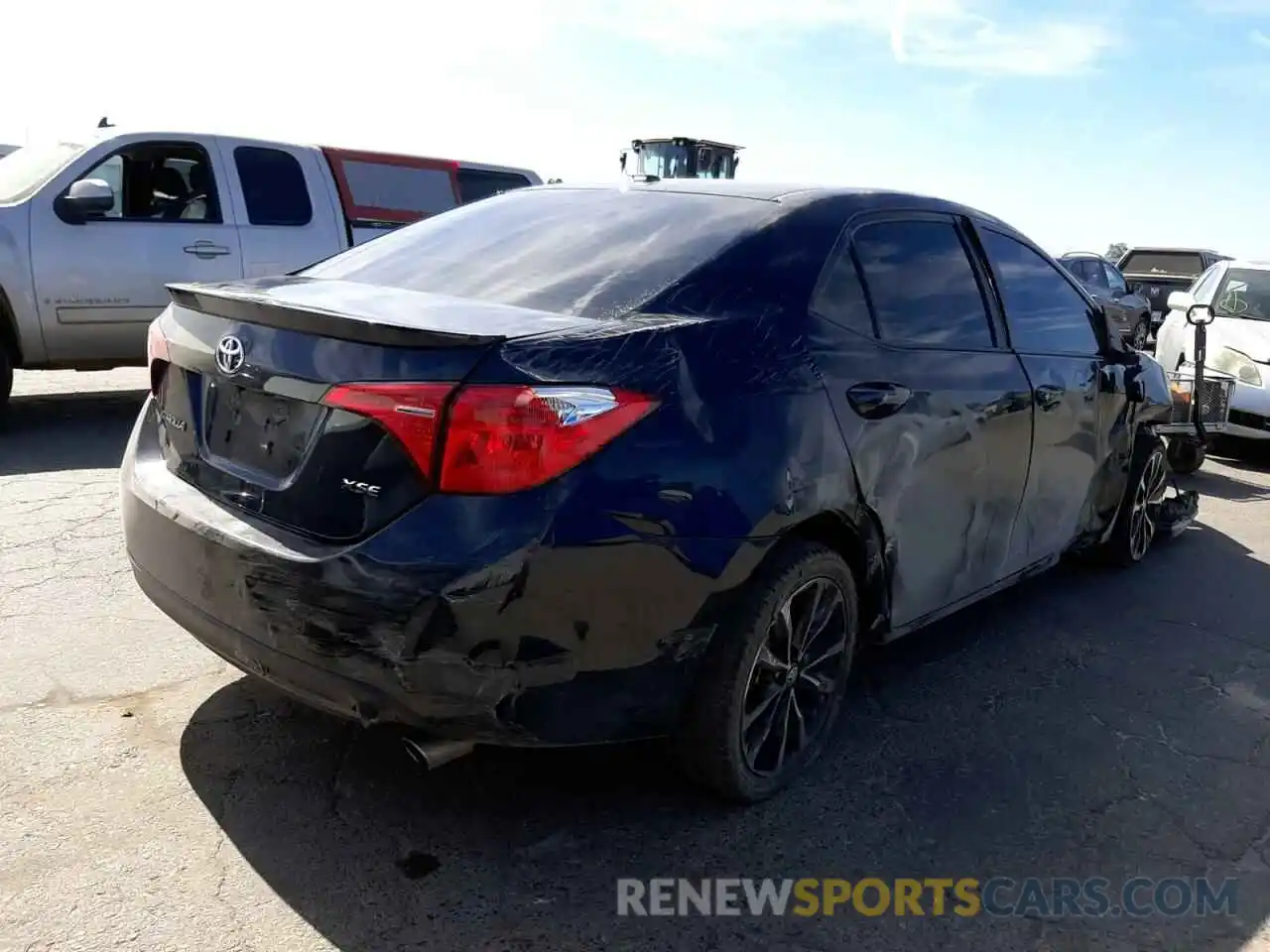 4 Photograph of a damaged car 2T1BURHE4KC187303 TOYOTA COROLLA 2019