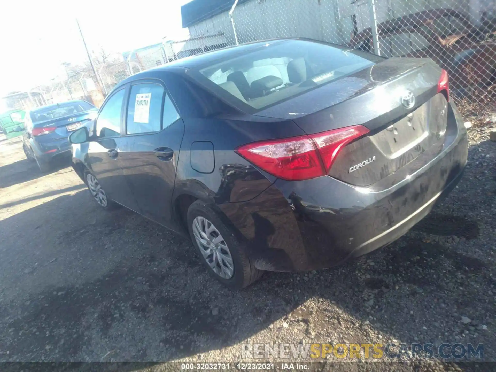 3 Photograph of a damaged car 2T1BURHE4KC188385 TOYOTA COROLLA 2019