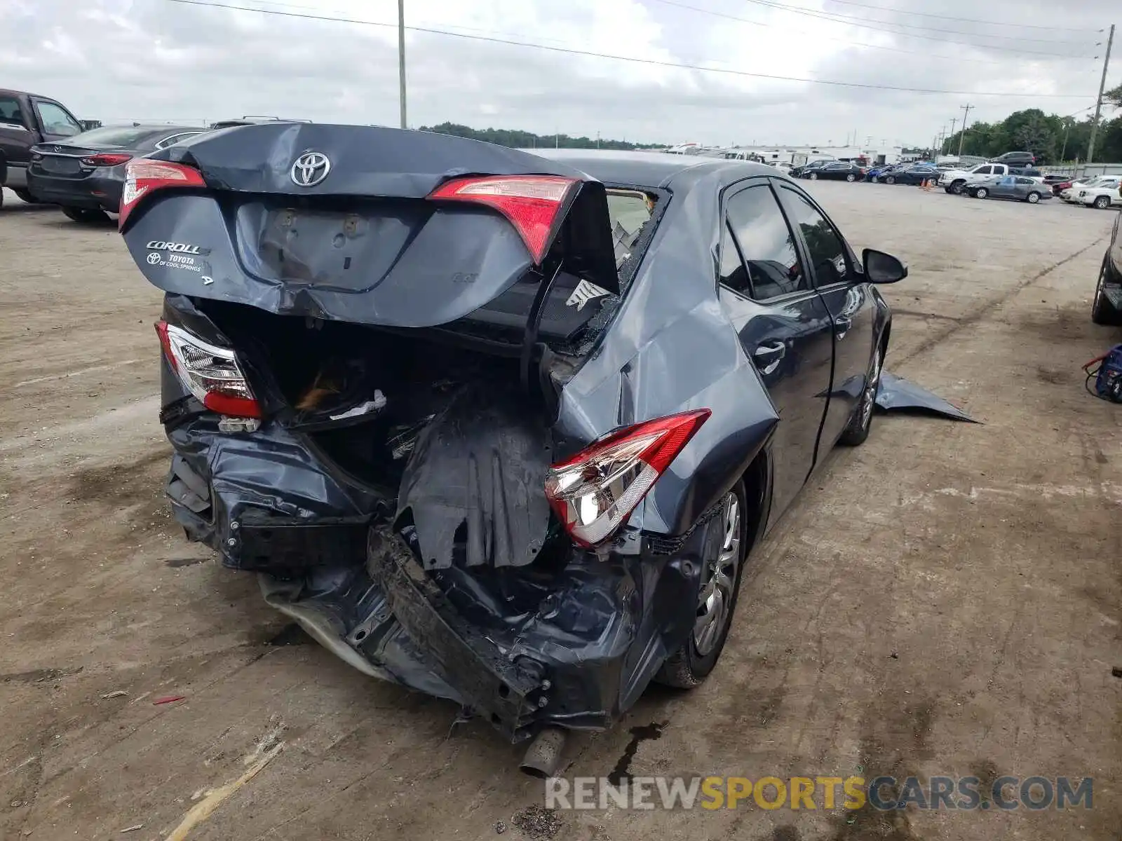 4 Photograph of a damaged car 2T1BURHE4KC189665 TOYOTA COROLLA 2019