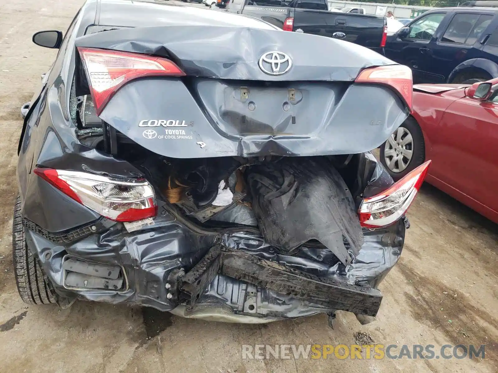 9 Photograph of a damaged car 2T1BURHE4KC189665 TOYOTA COROLLA 2019