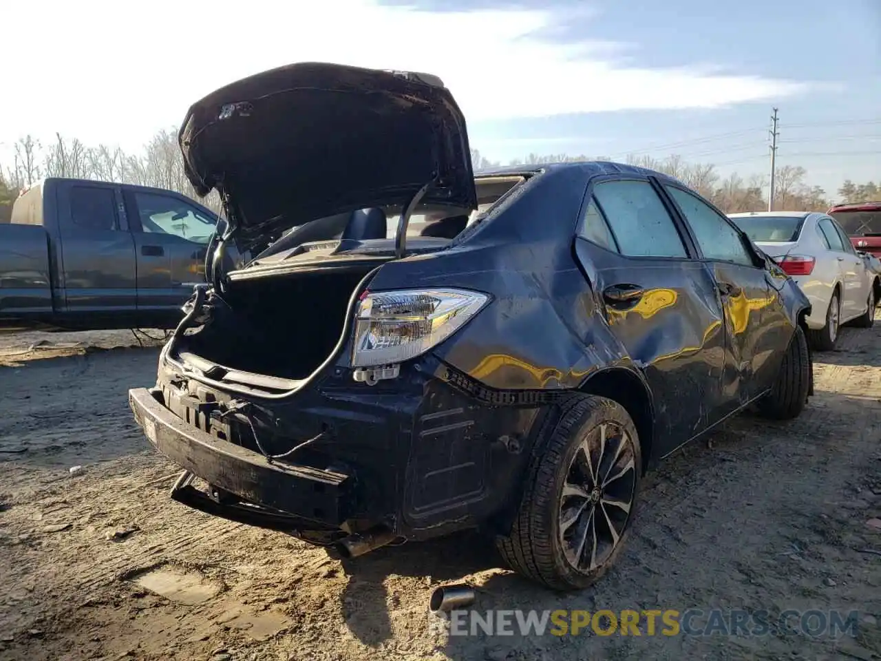 4 Photograph of a damaged car 2T1BURHE4KC189732 TOYOTA COROLLA 2019