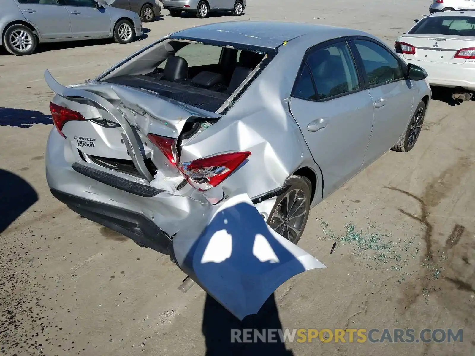 4 Photograph of a damaged car 2T1BURHE4KC190041 TOYOTA COROLLA 2019