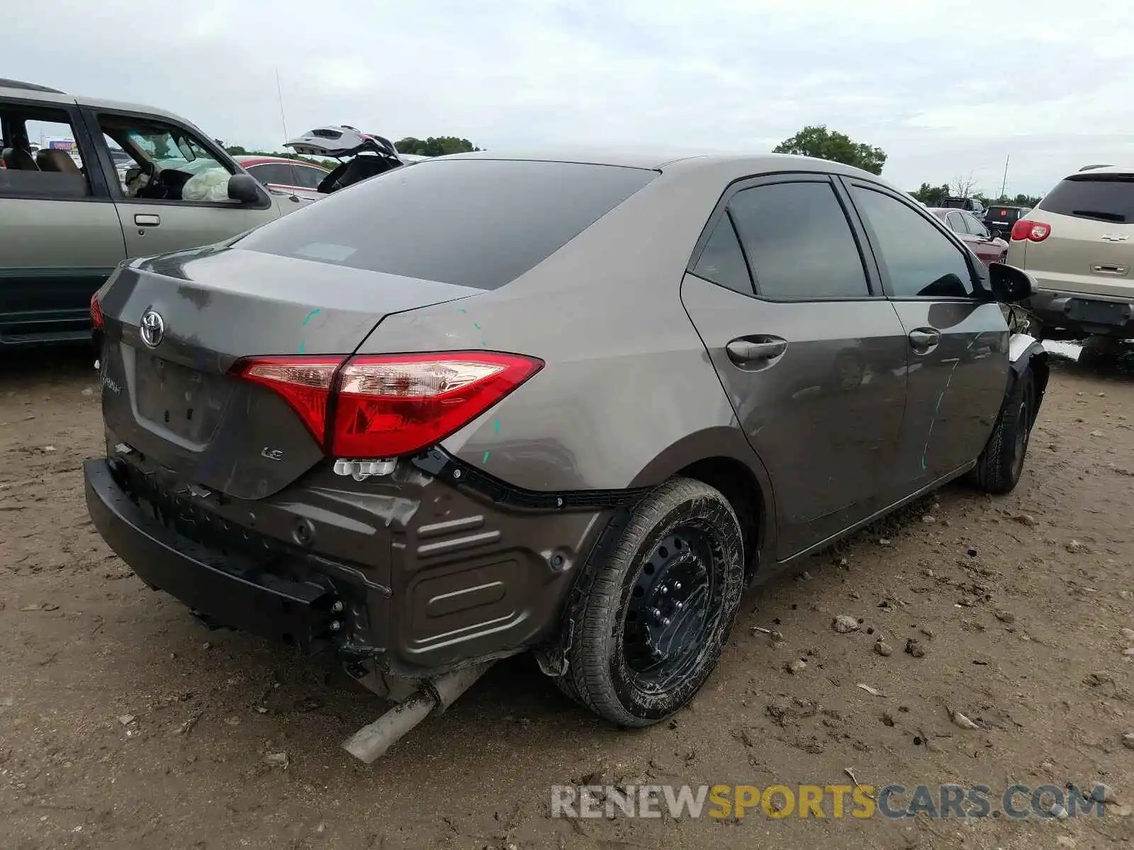 4 Photograph of a damaged car 2T1BURHE4KC190301 TOYOTA COROLLA 2019