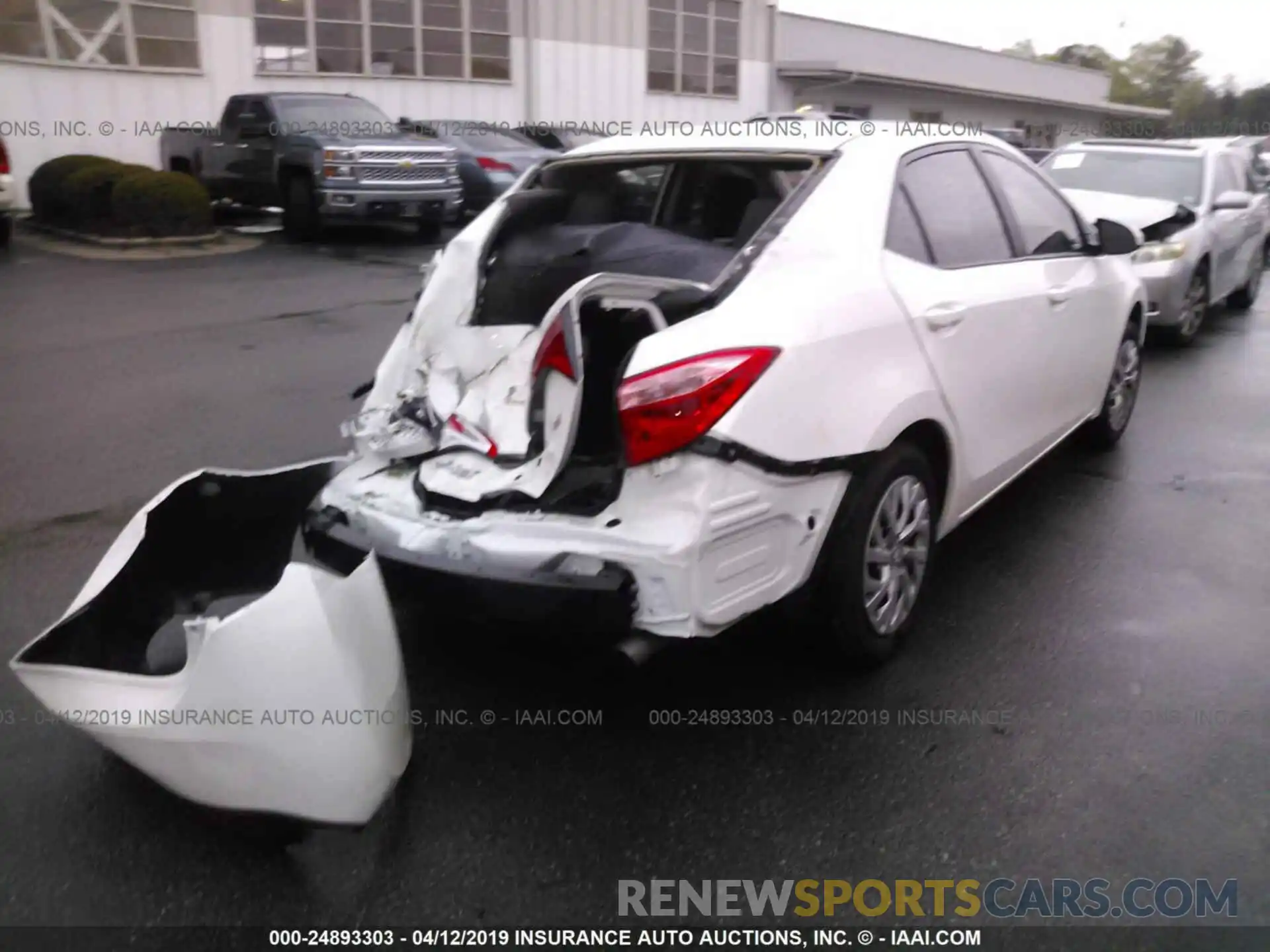 4 Photograph of a damaged car 2T1BURHE4KC191092 TOYOTA COROLLA 2019