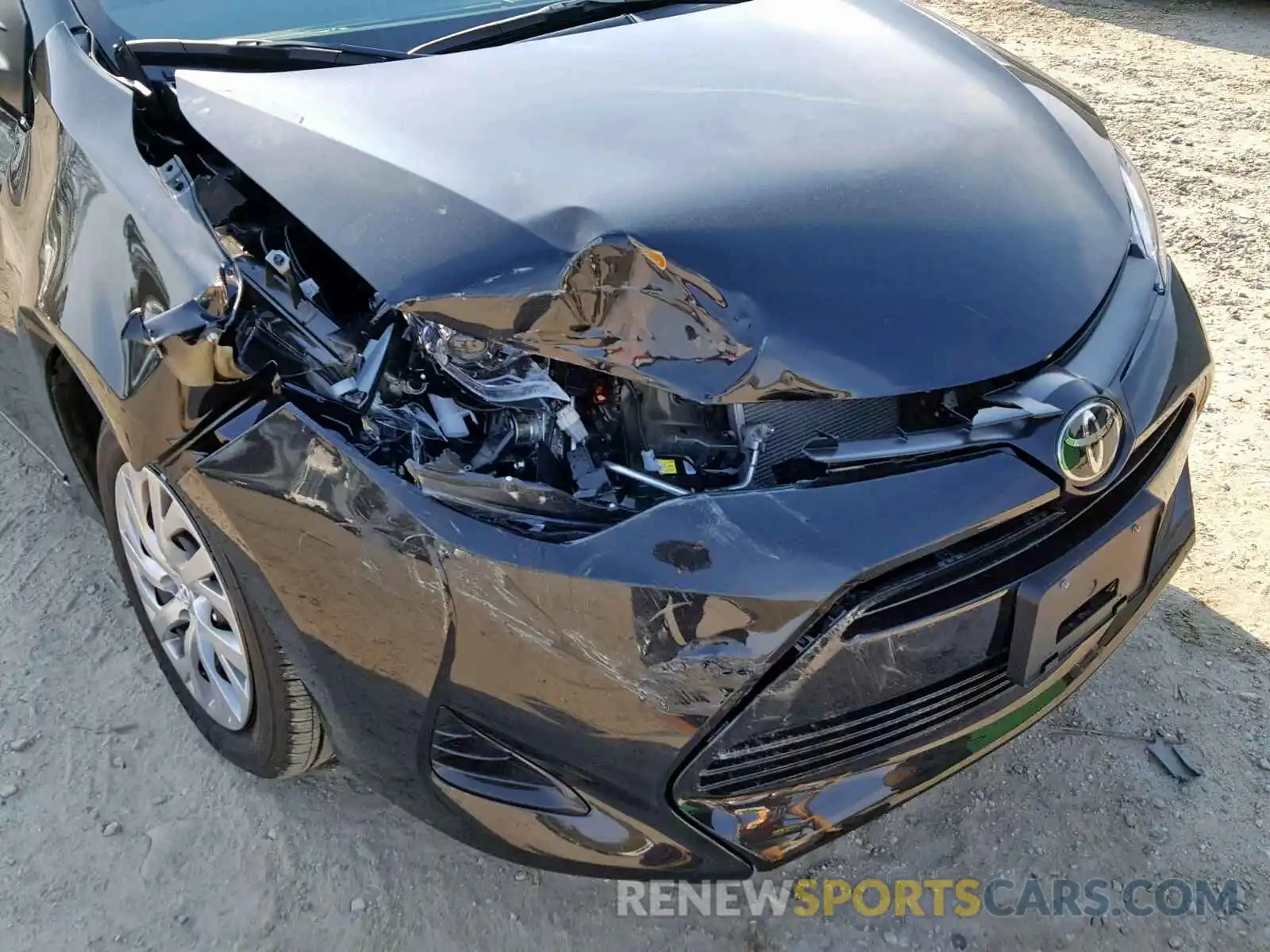 9 Photograph of a damaged car 2T1BURHE4KC192985 TOYOTA COROLLA 2019